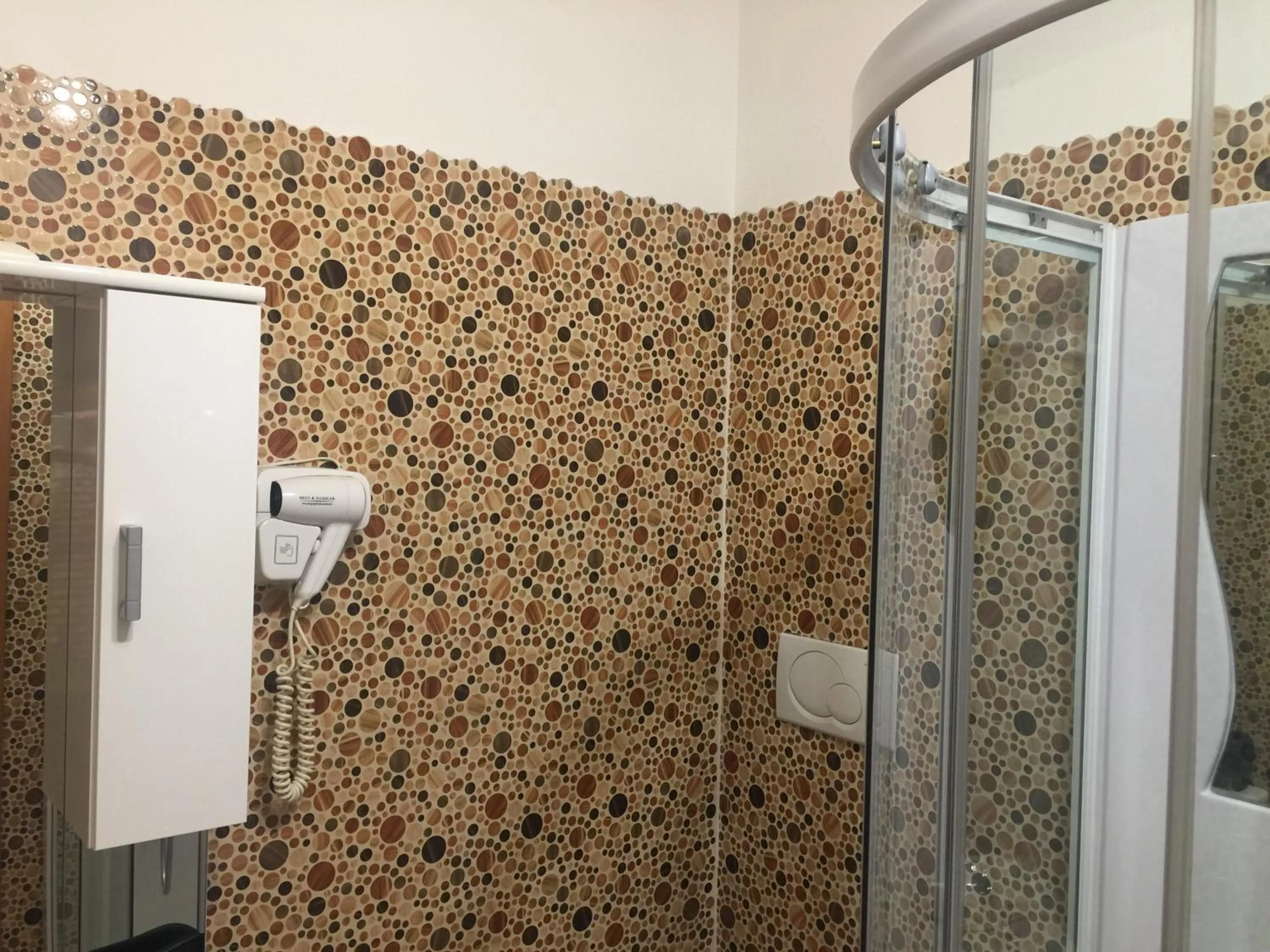 Shower in Casina Dei Marsi