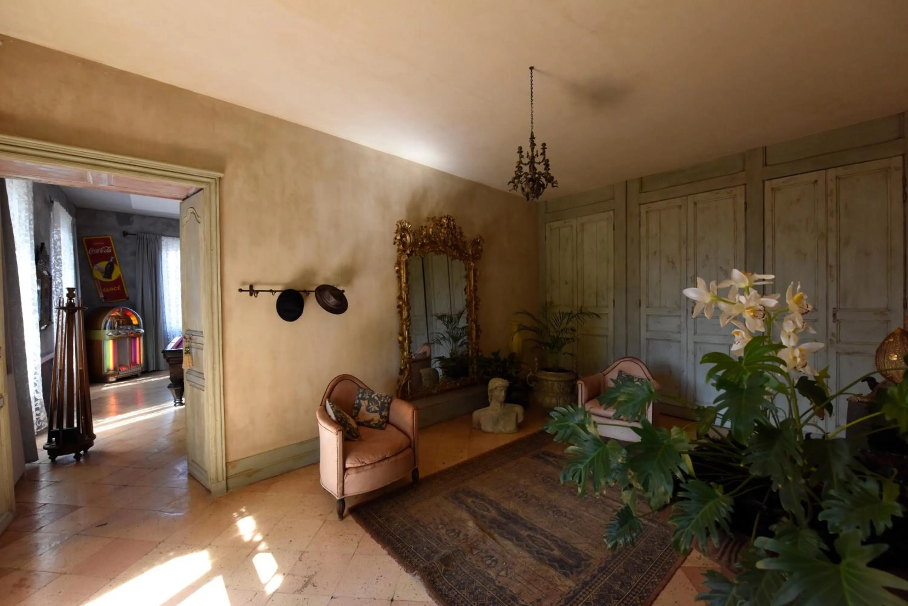 Facade/entrance in Château Du Tasta