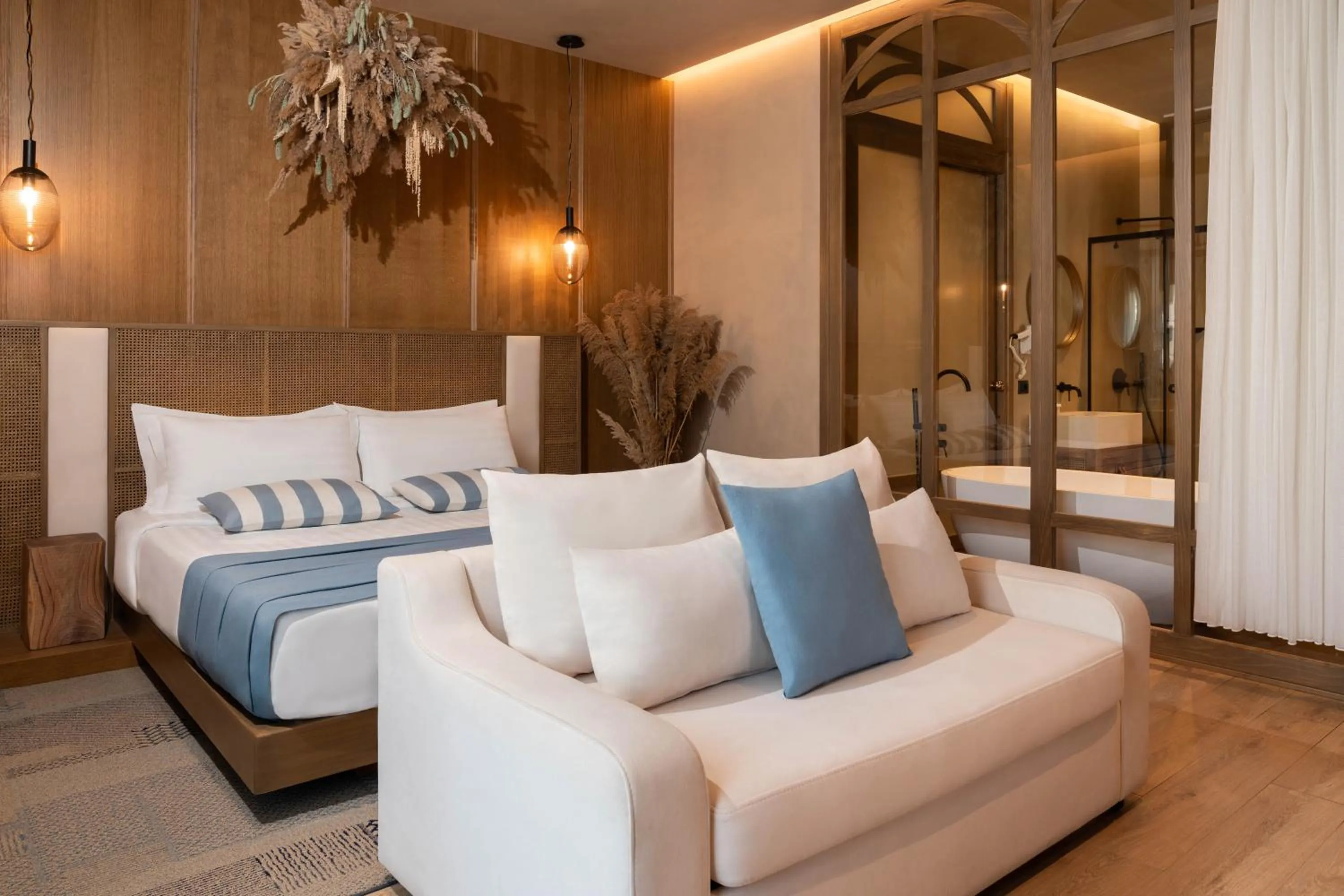 Bedroom, Bed in Flower Hotels & Resorts