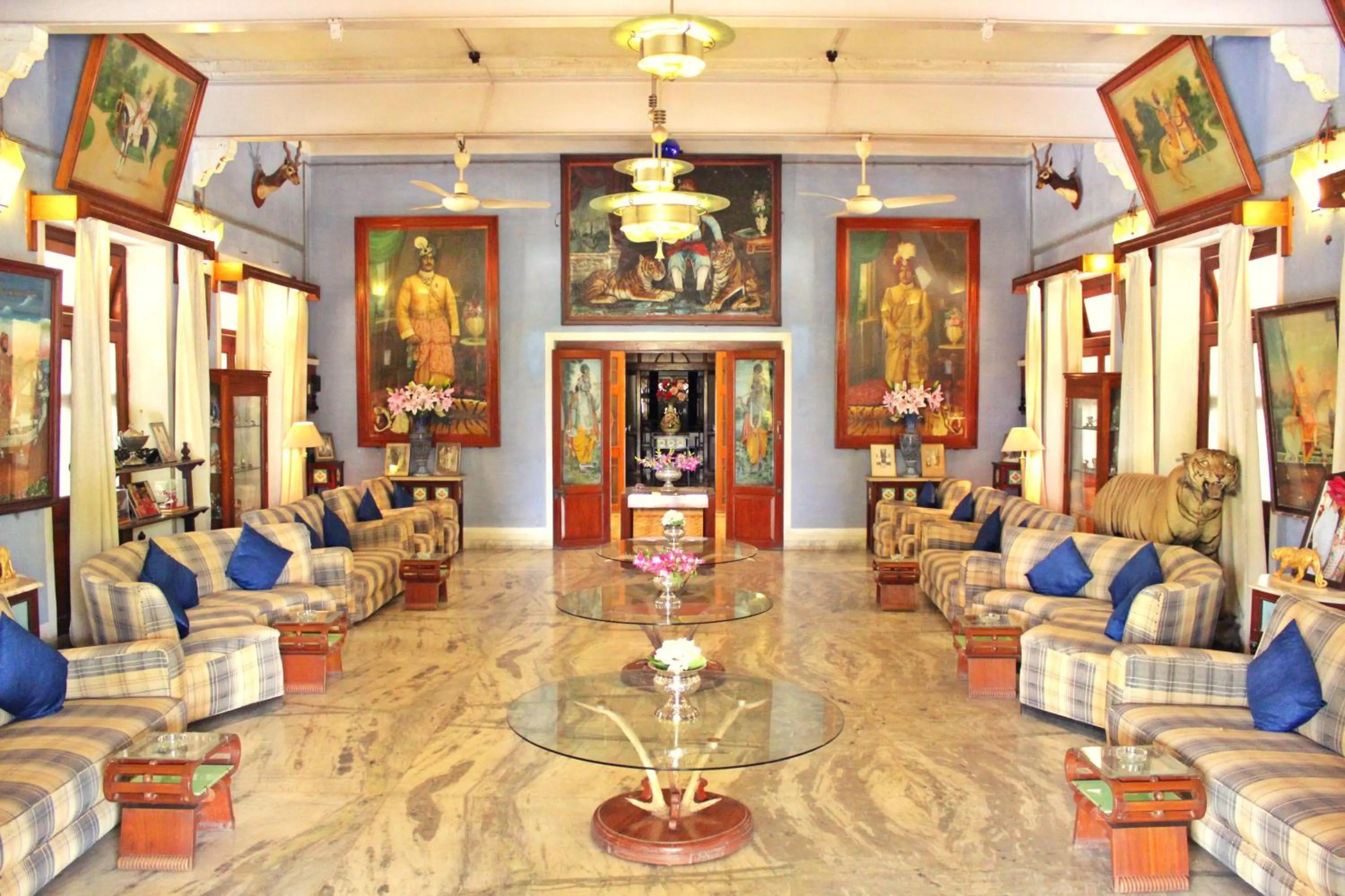 Lobby or reception in Bhanwar Vilas Palace