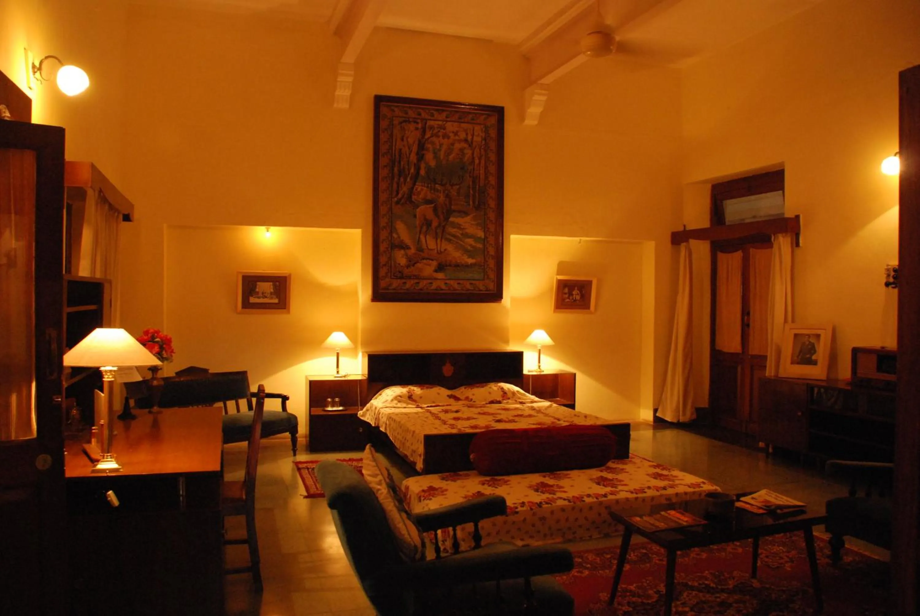 Photo of the whole room, Bed in Bhanwar Vilas Palace