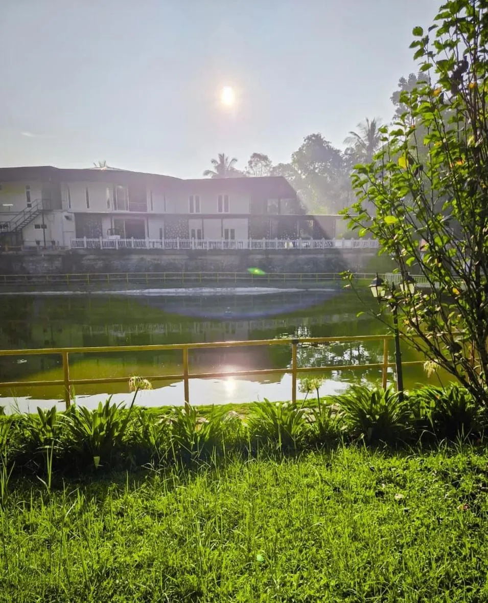 Broad Bean Resort & Spa