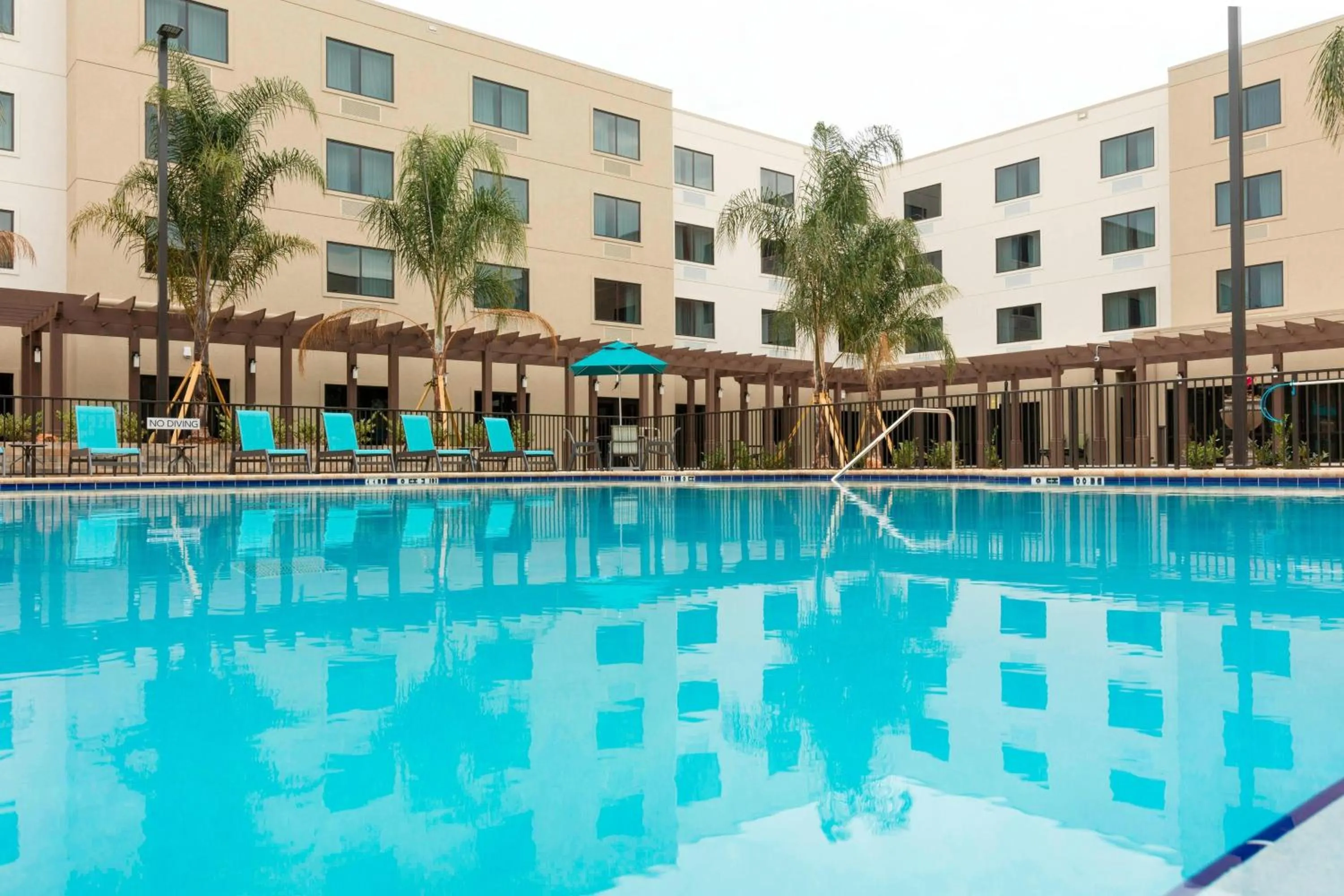 Swimming pool in Courtyard by Marriott St. Augustine Beach