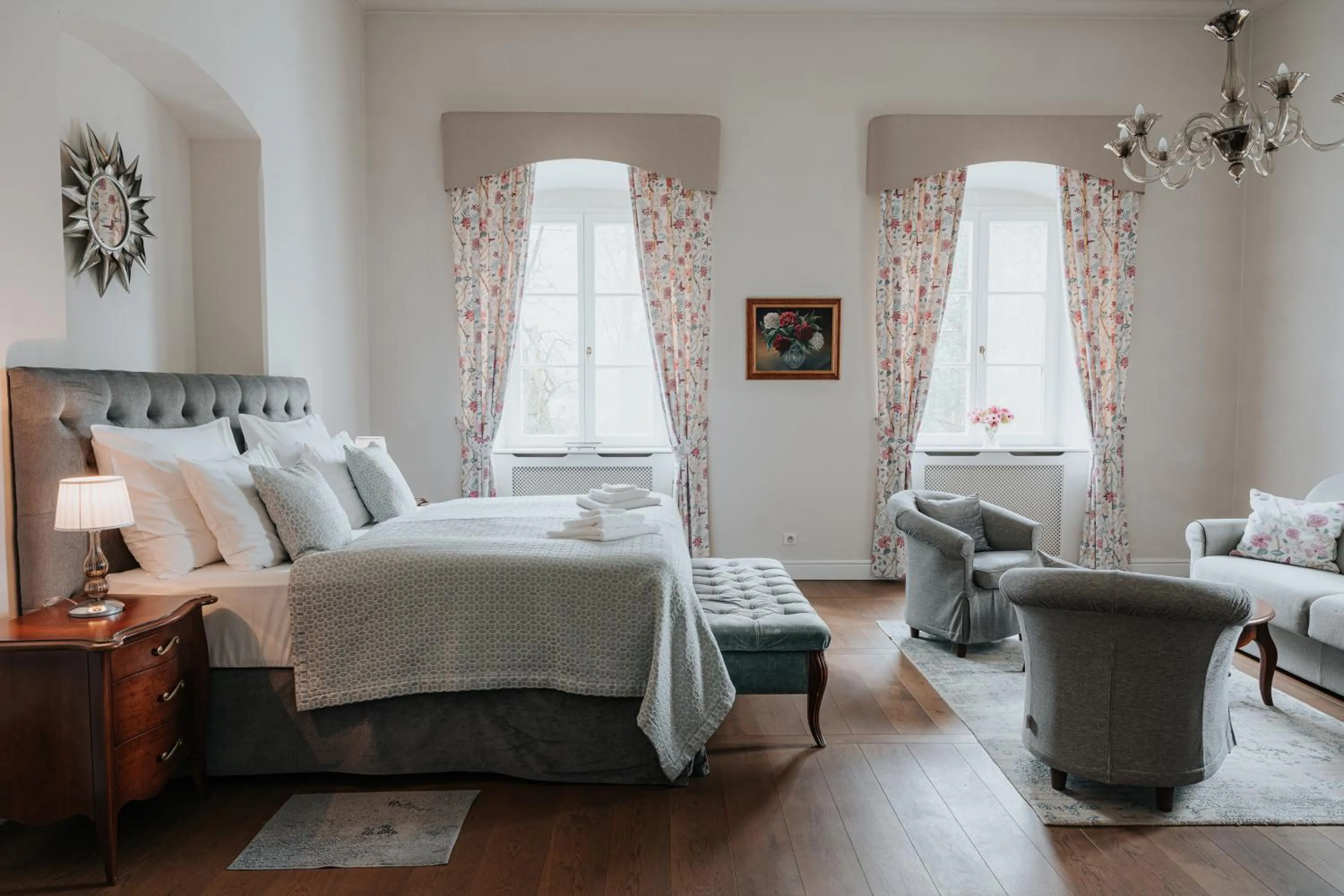 Property building, Bed in Hotel Château Gbeľany