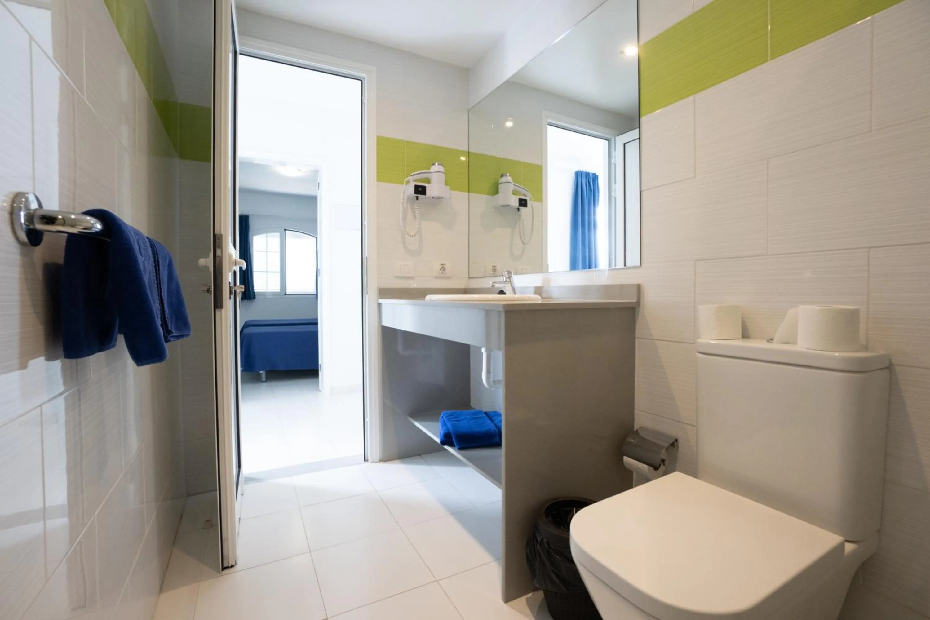 Shower in Vista Mar Apartamentos