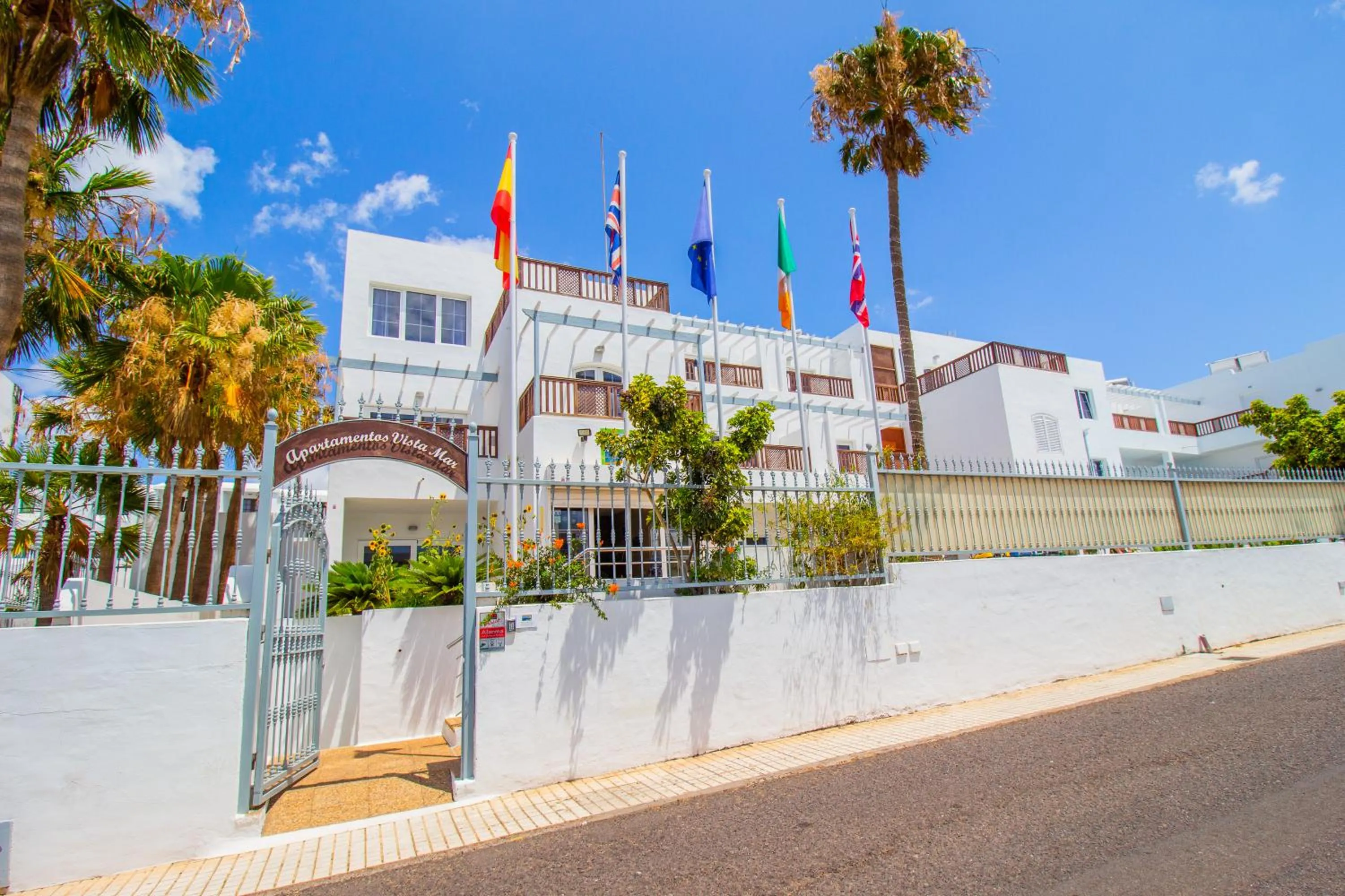 Property building in Vista Mar Apartamentos