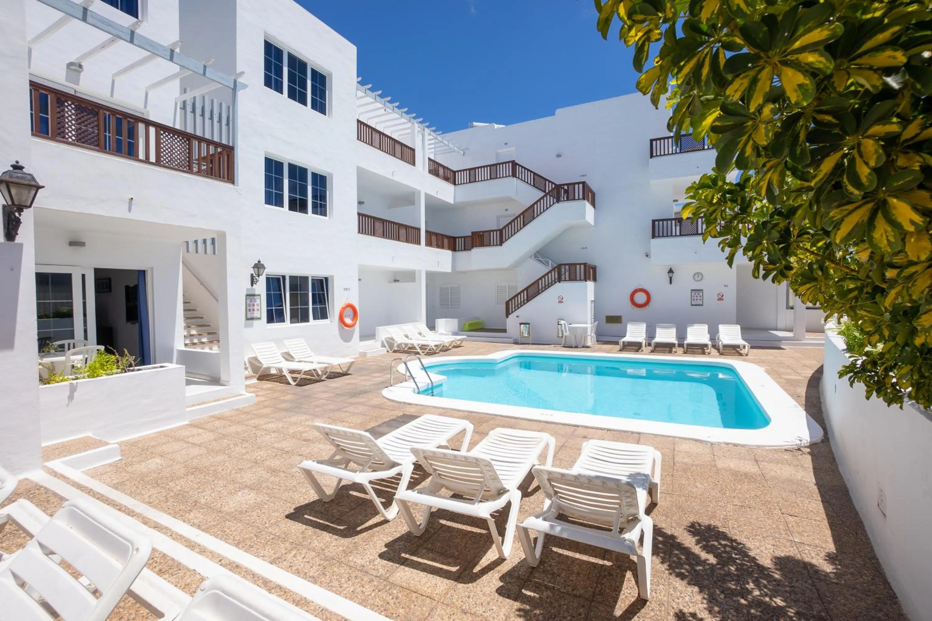 Property building in Vista Mar Apartamentos