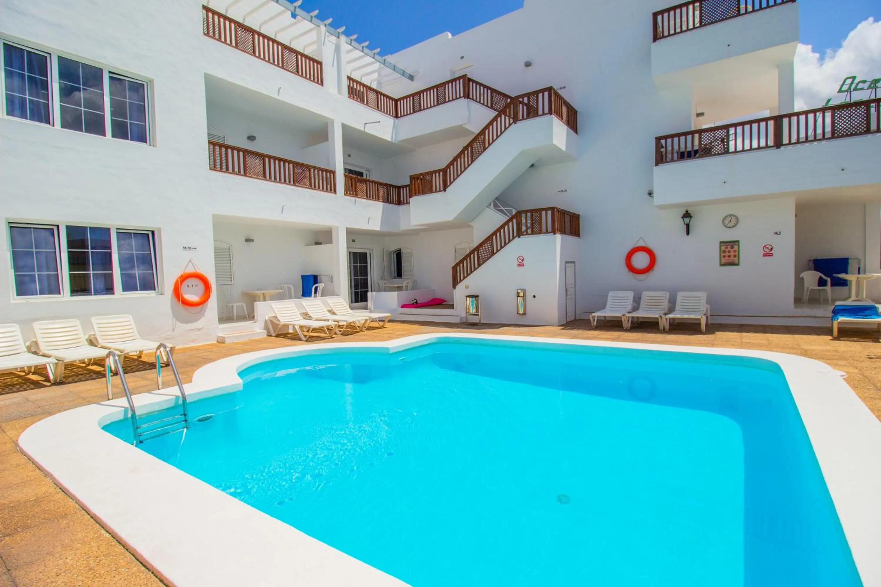 Property building in Vista Mar Apartamentos