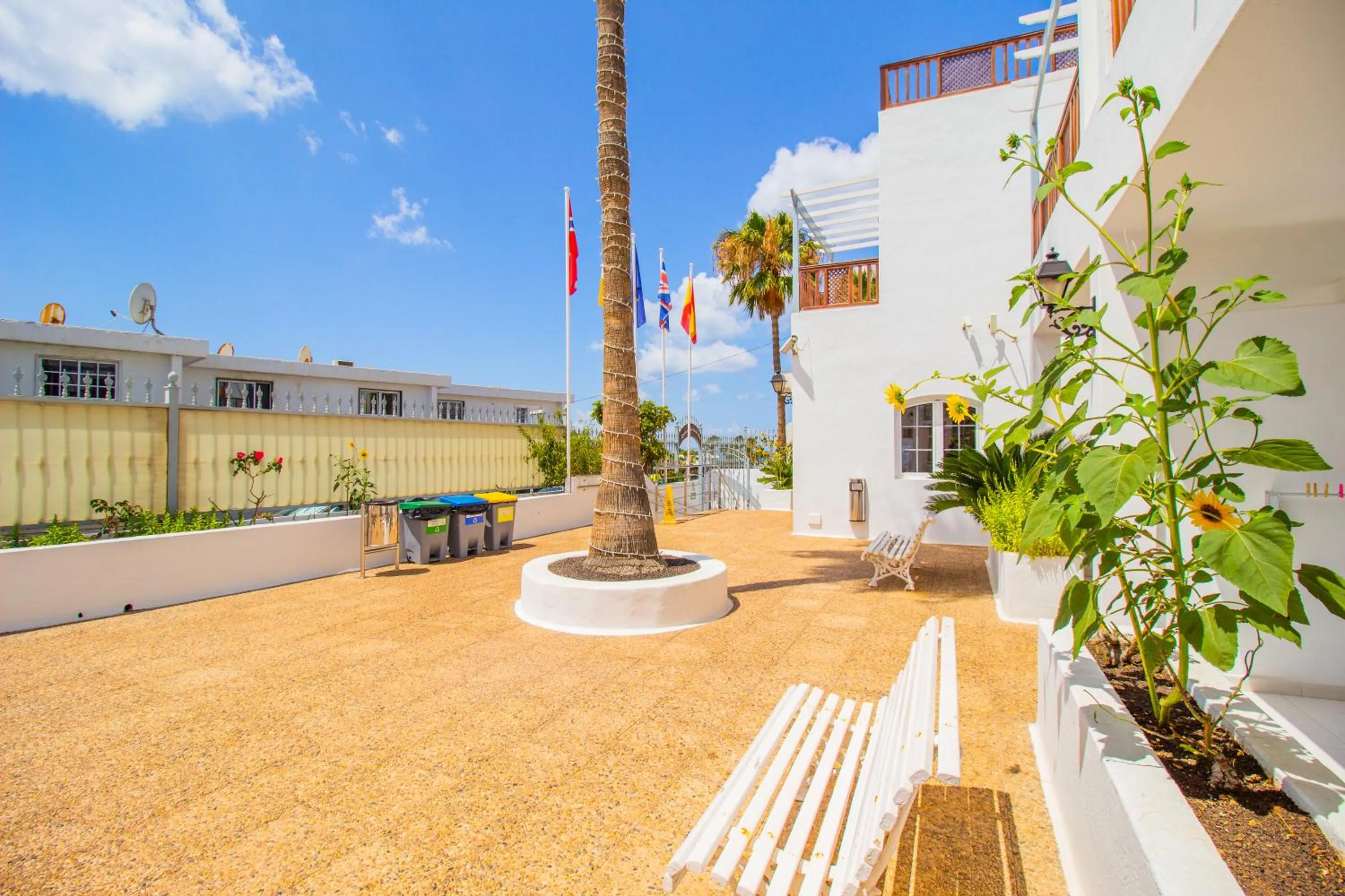 Property building in Vista Mar Apartamentos