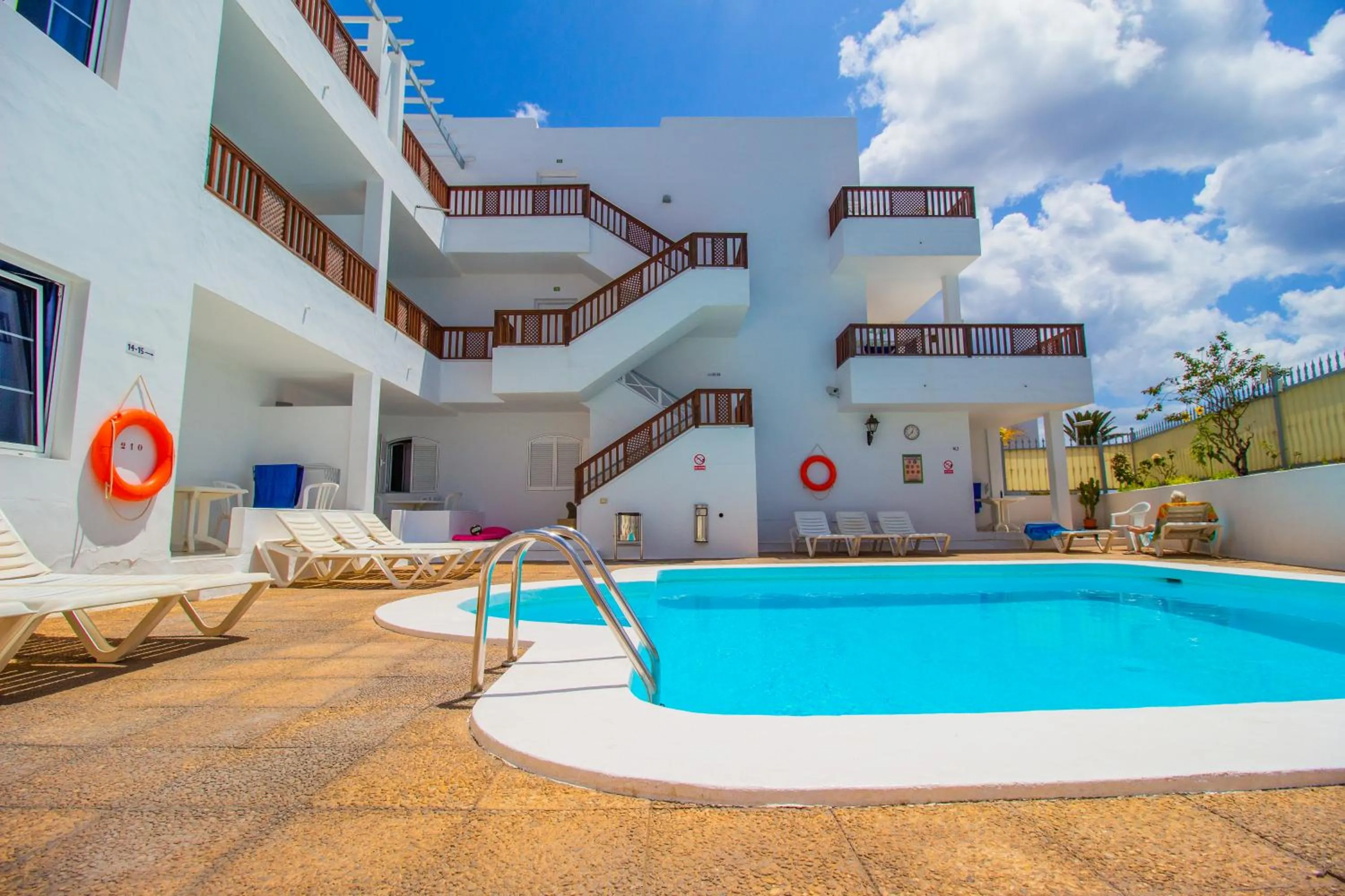 Property building in Vista Mar Apartamentos