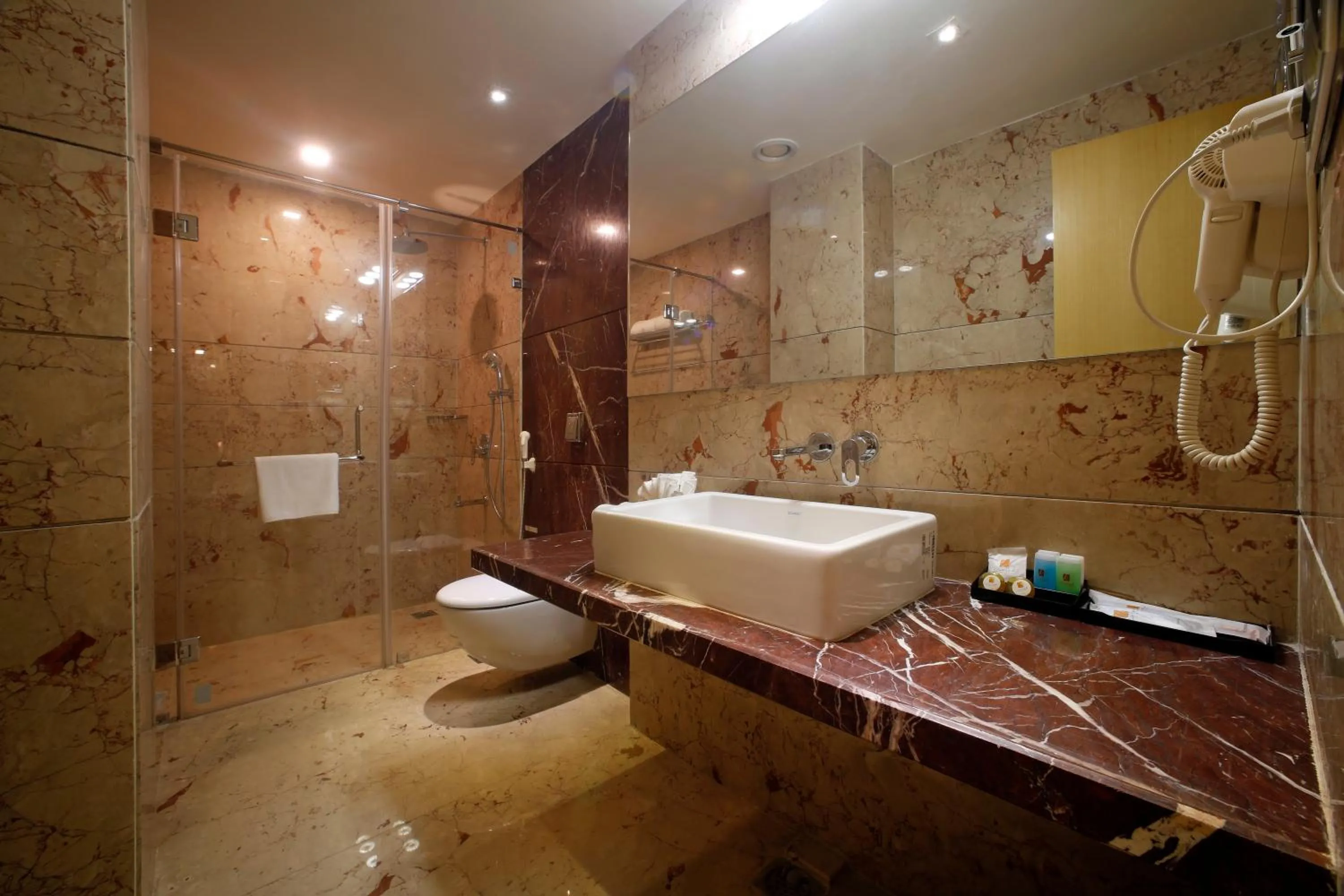 Bathroom in Hotel LN Courtyard