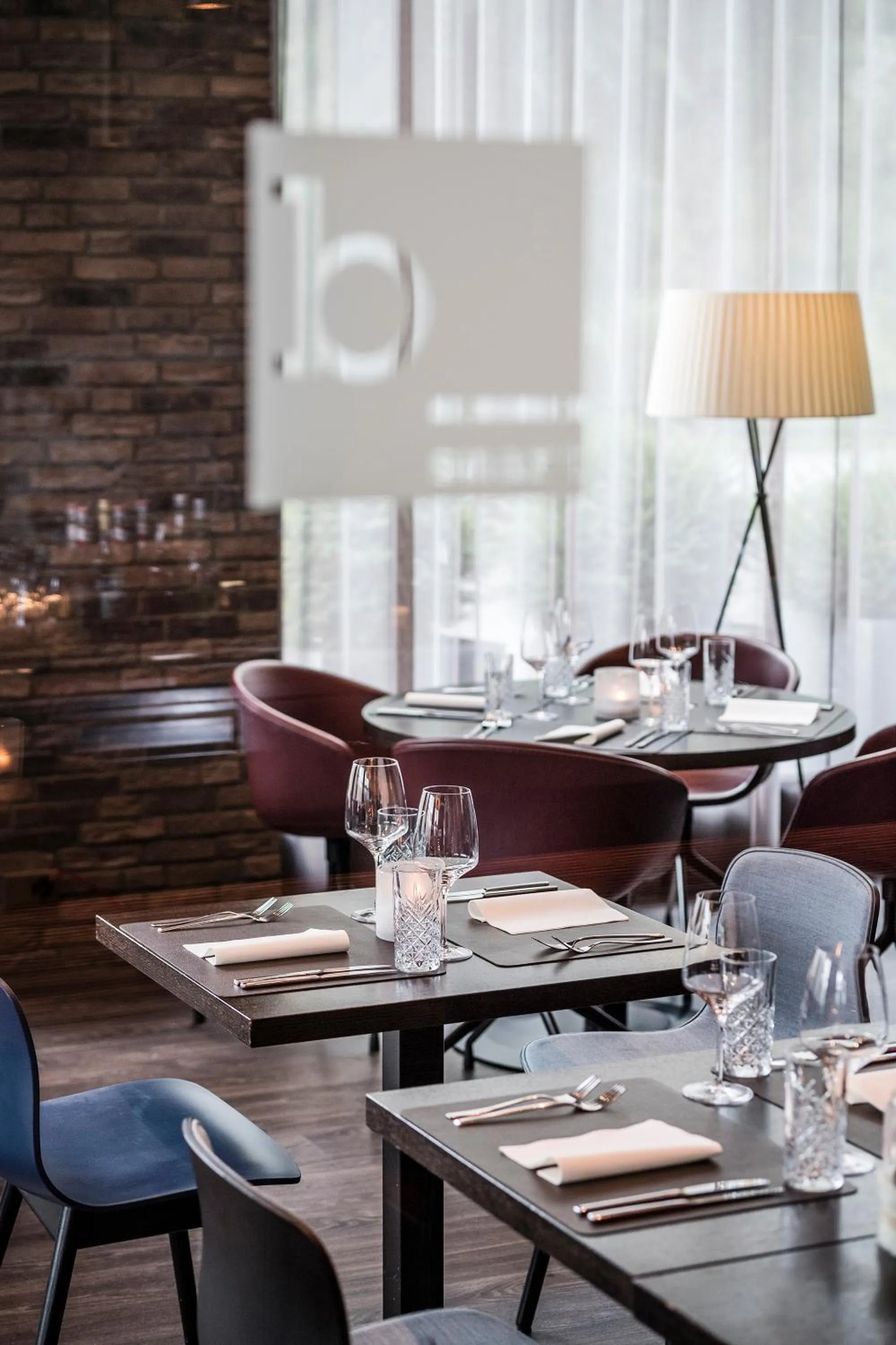 Restaurant/places to eat in b-smart hotel Bendern