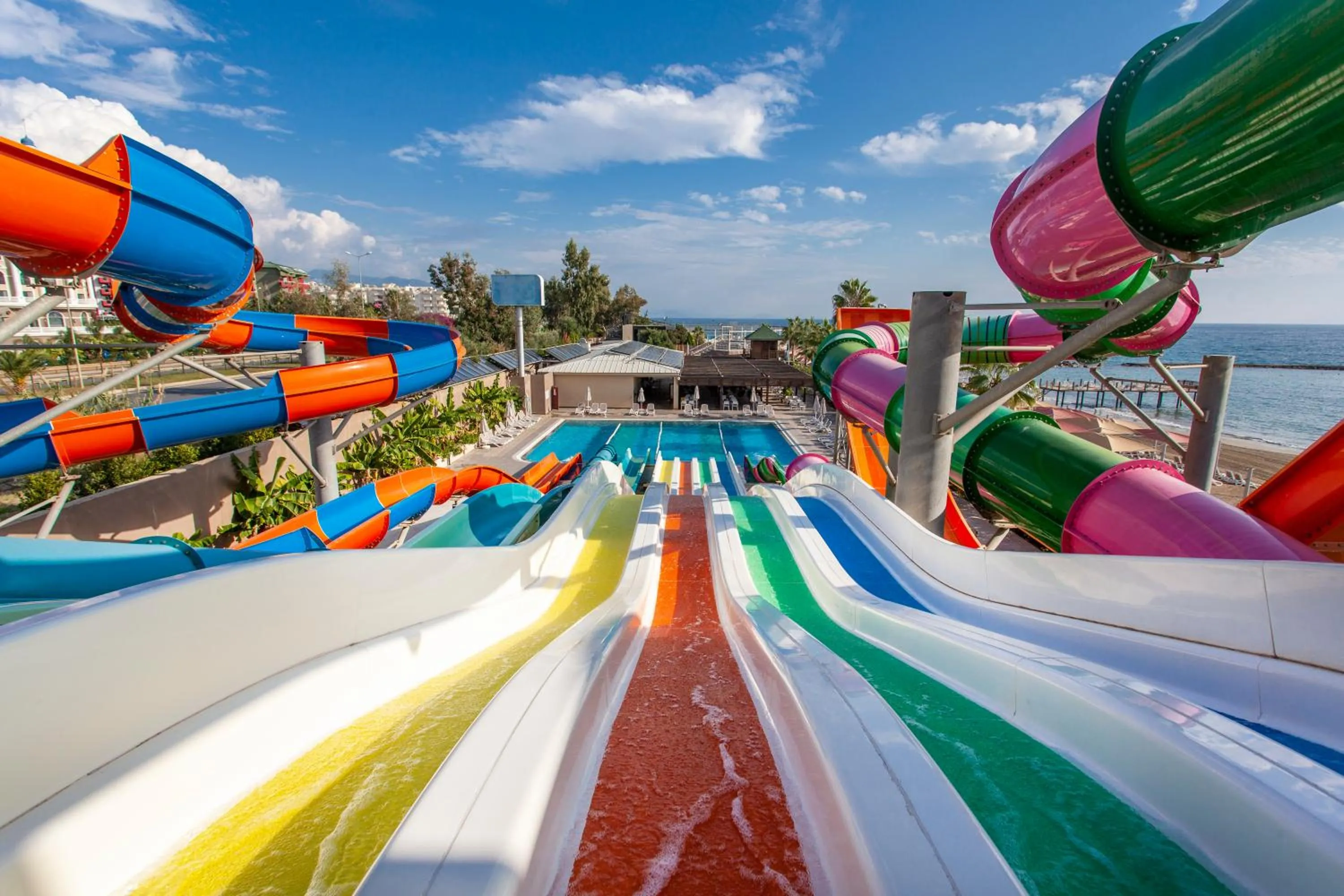 Swimming pool in Haydarpasha Palace Hotel