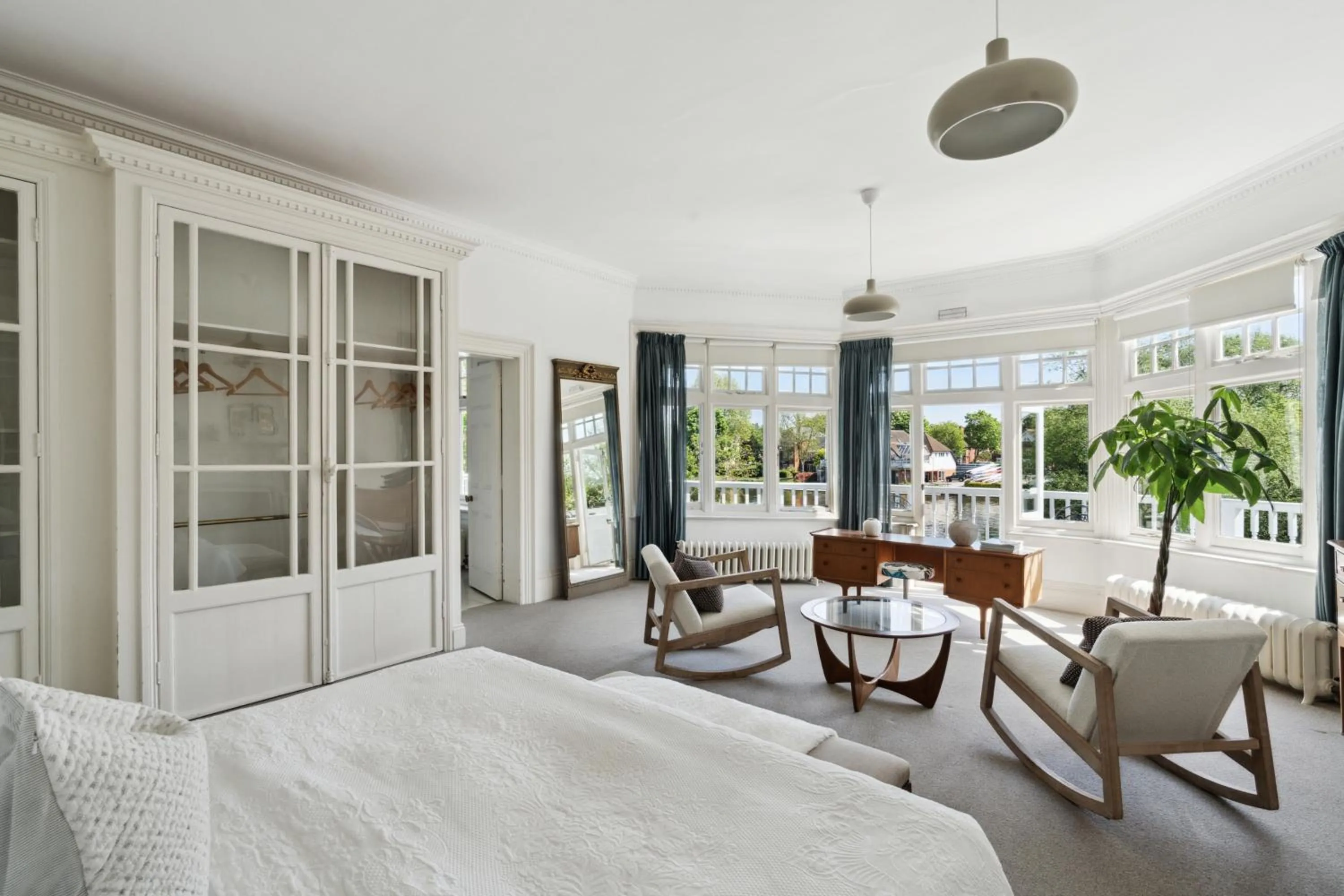 Bedroom, Bed in River Arts Club