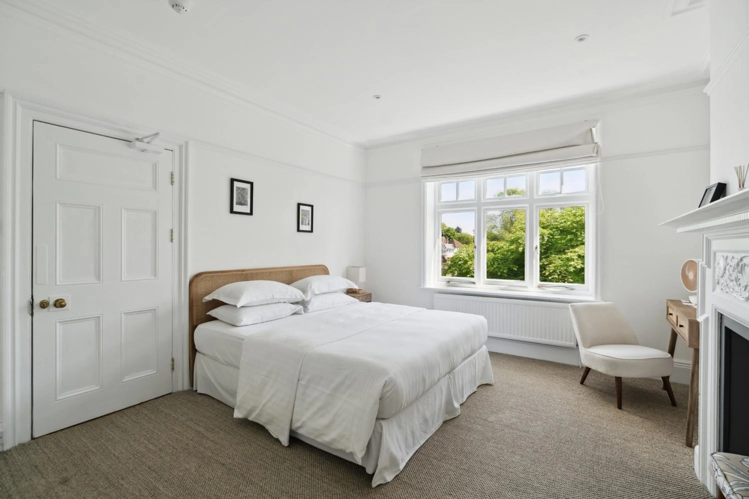 Bedroom, Bed in River Arts Club