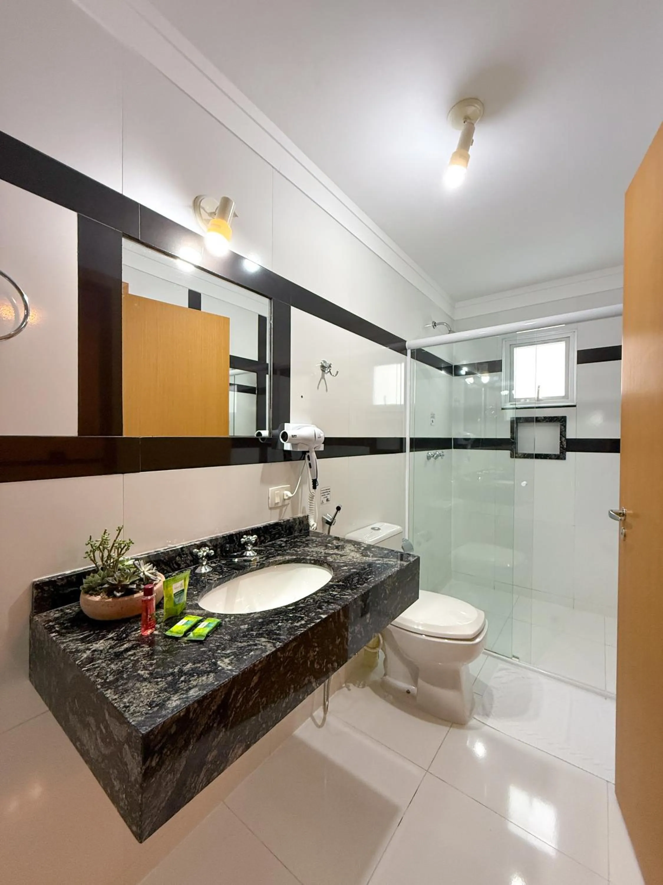 Toilet in Grande Hotel