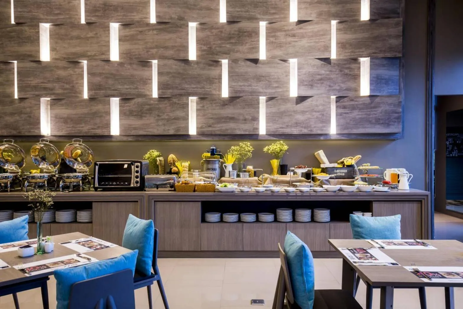 Food and drinks in The Crystal Hotel Buriram - formerly X2 Vibe Buriram