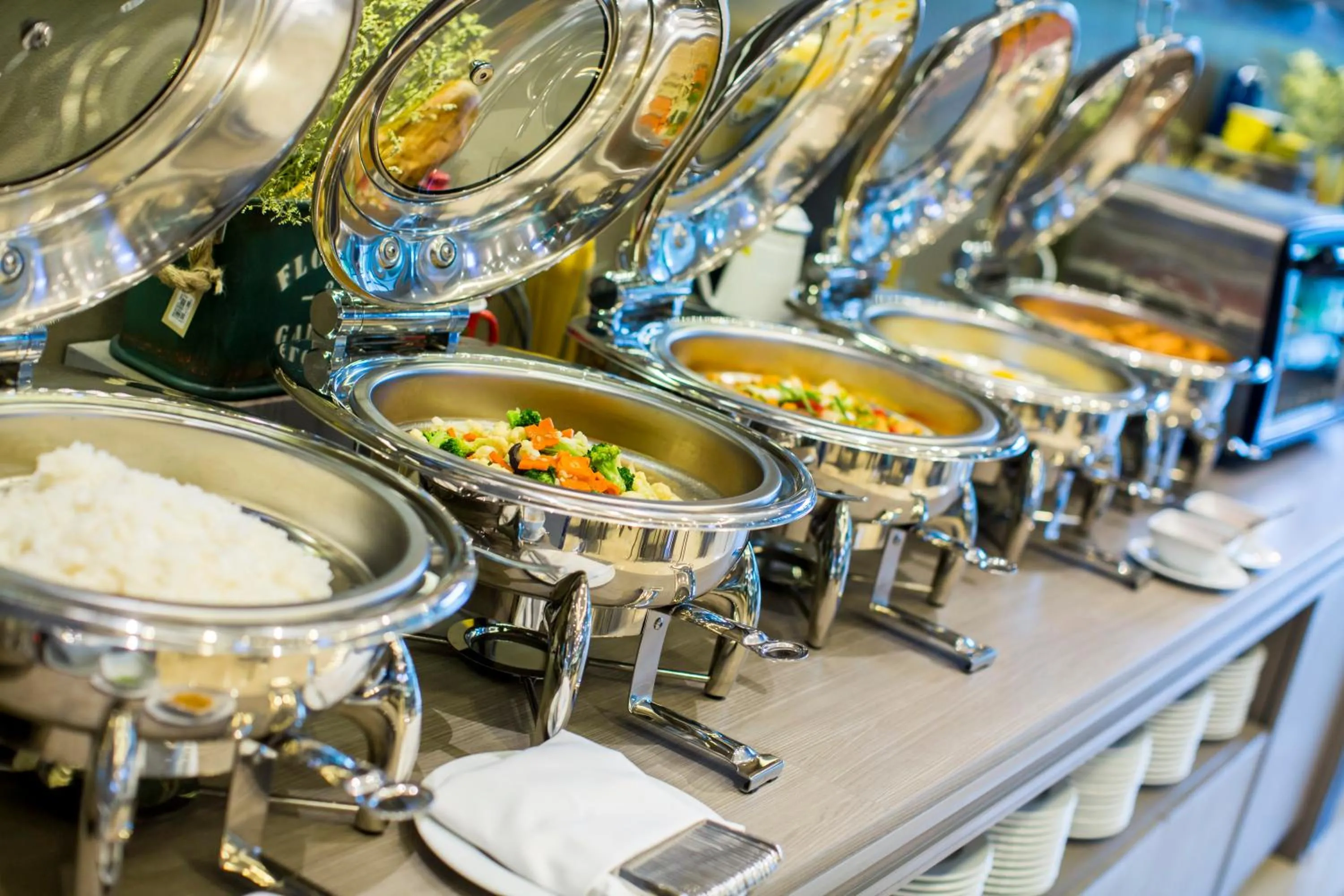 Meals in The Crystal Hotel Buriram - formerly X2 Vibe Buriram