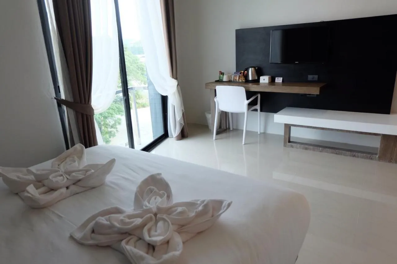 Day, Bed in Hotel Chuan Chom The High Resort Saraburi - SHA Plus