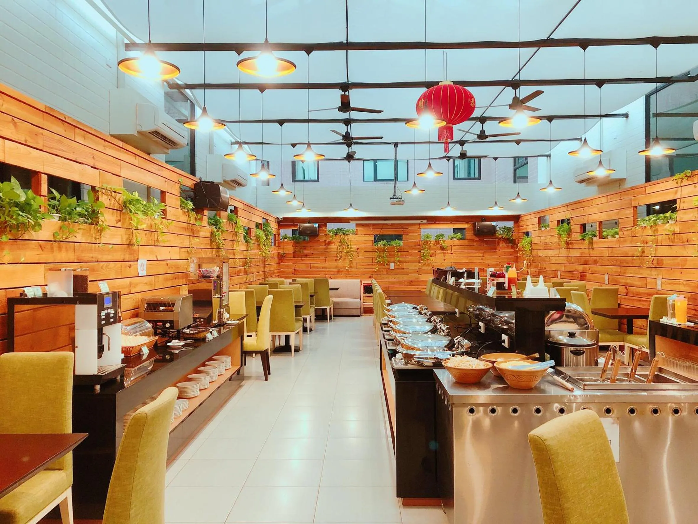 Restaurant/places to eat in Wemeet Hotel