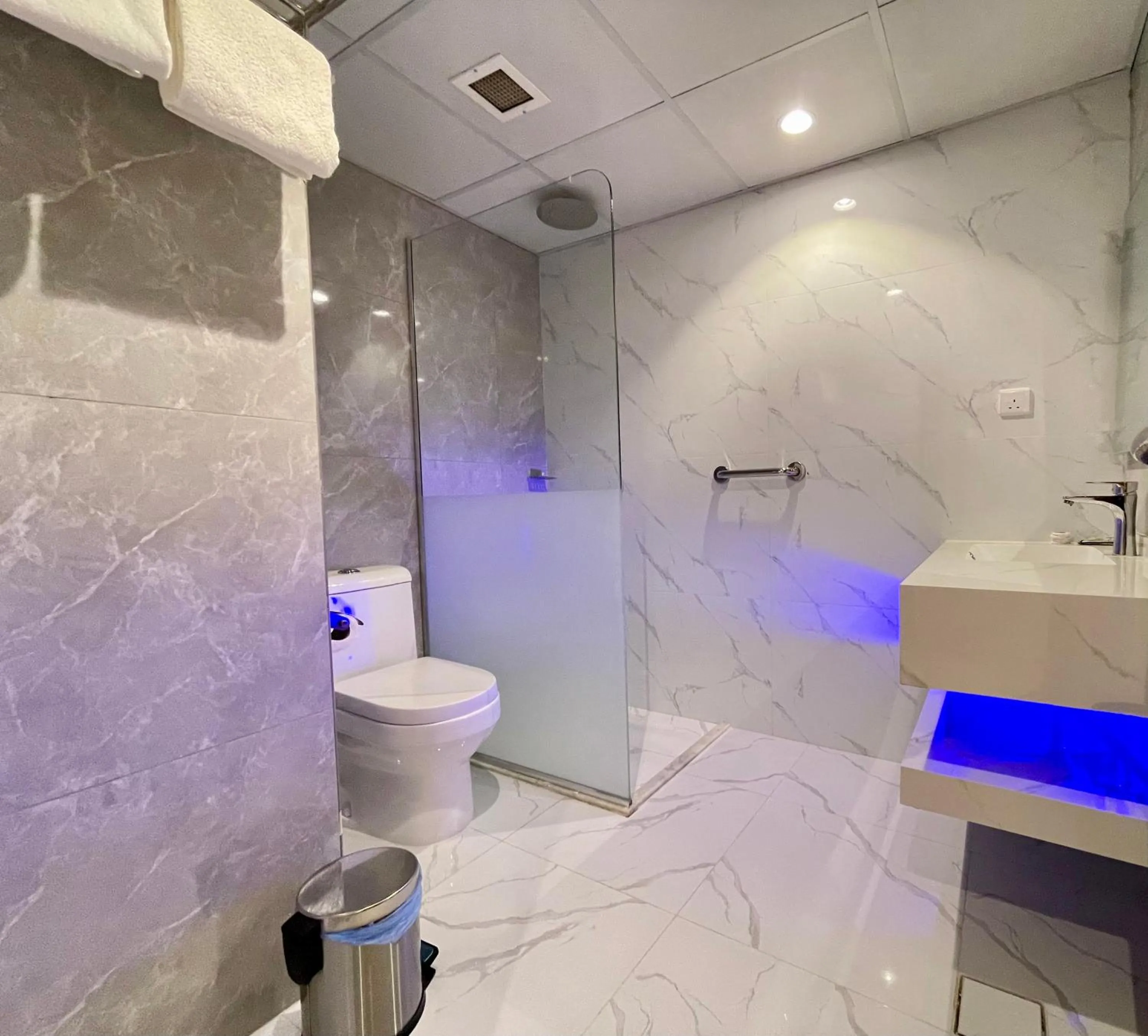 Bathroom in almukhtar aldahbe