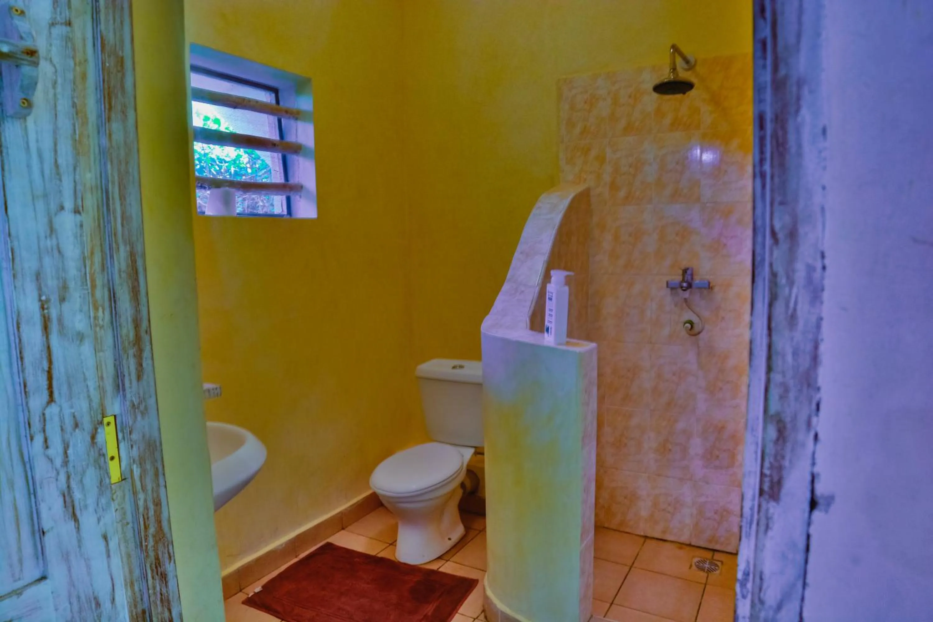 Shower in Upani in Diani