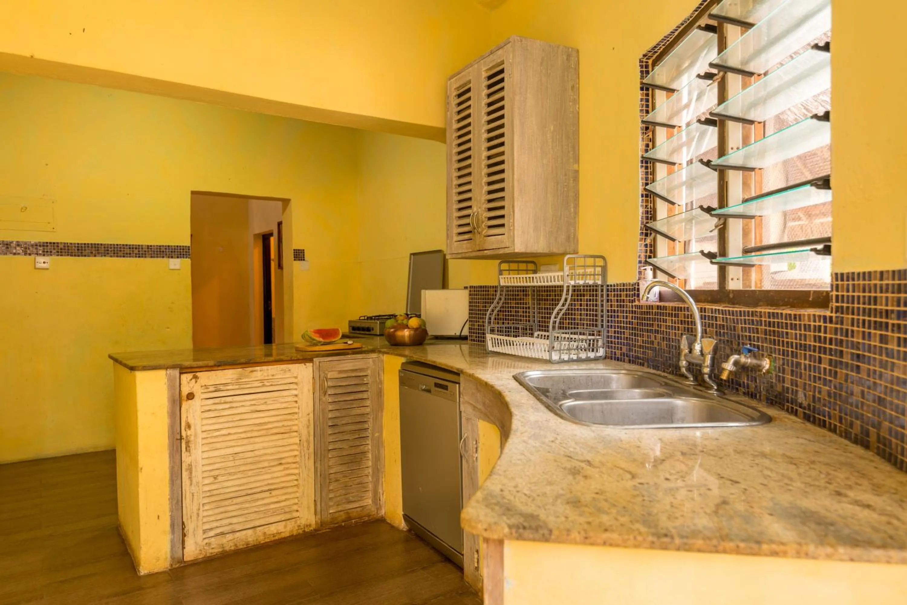 Kitchen or kitchenette in Upani in Diani