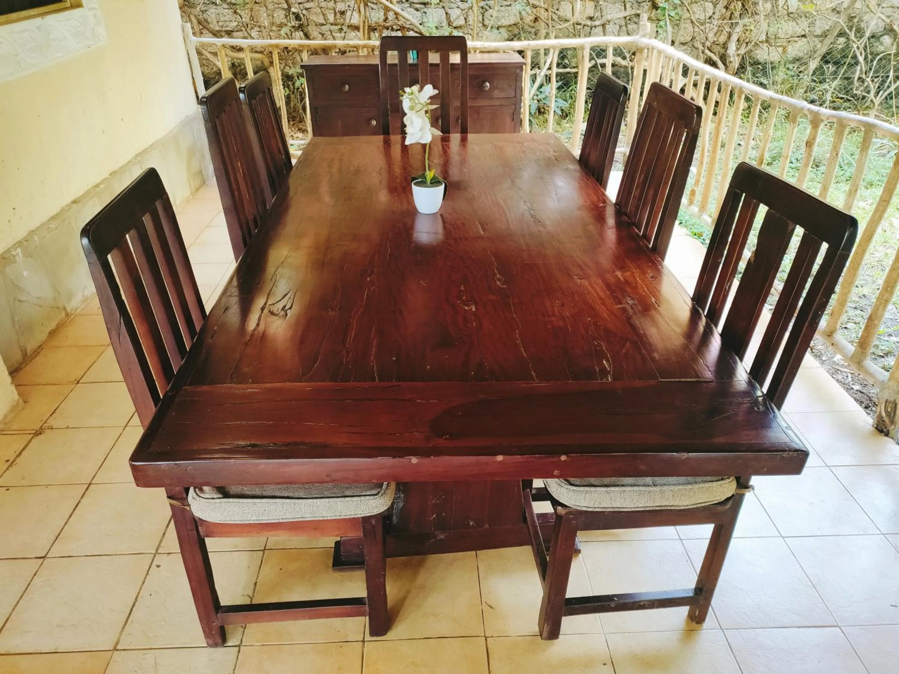 Dining area in Upani in Diani