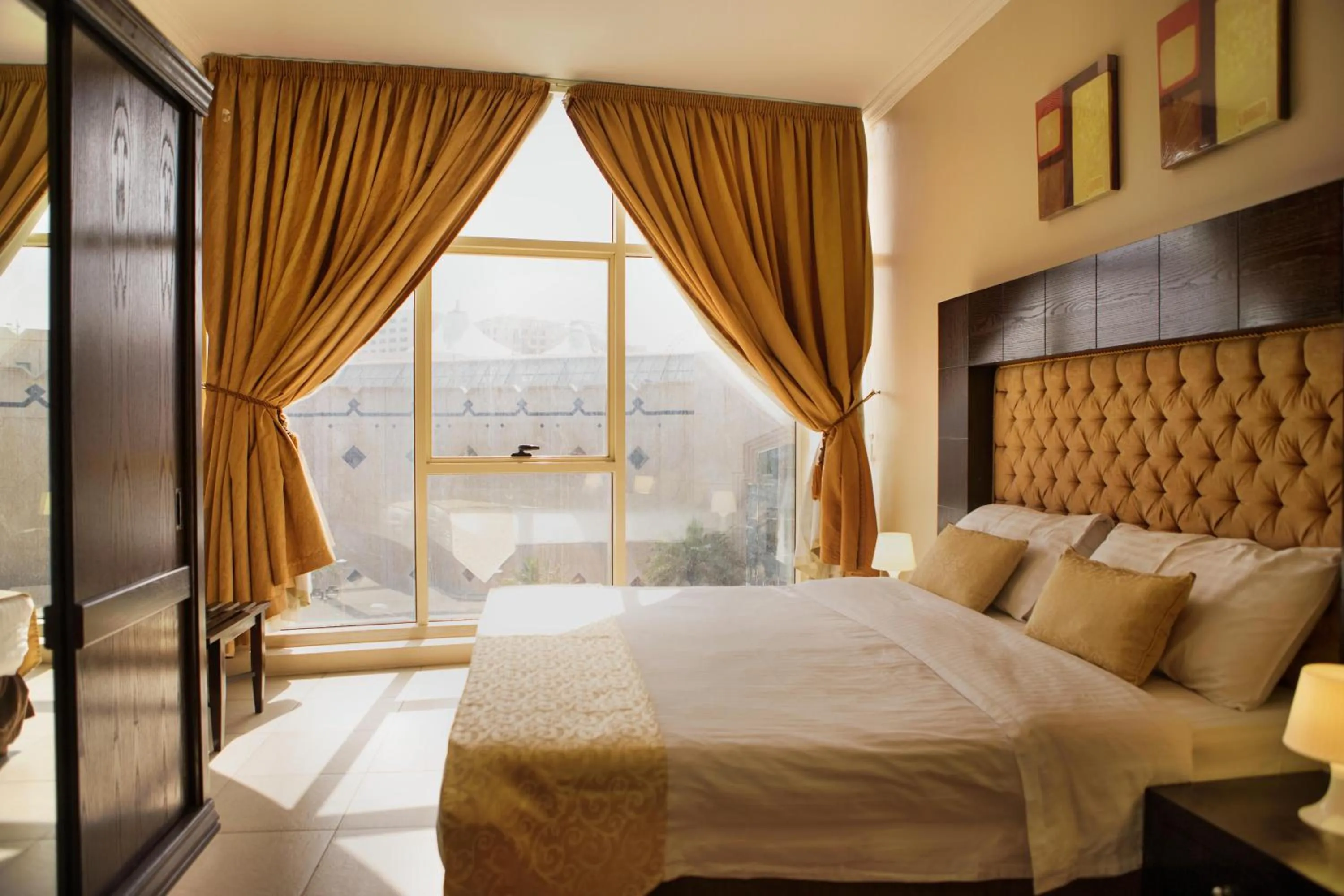 Patio, Bed in Travellerinn Serviced Apartment