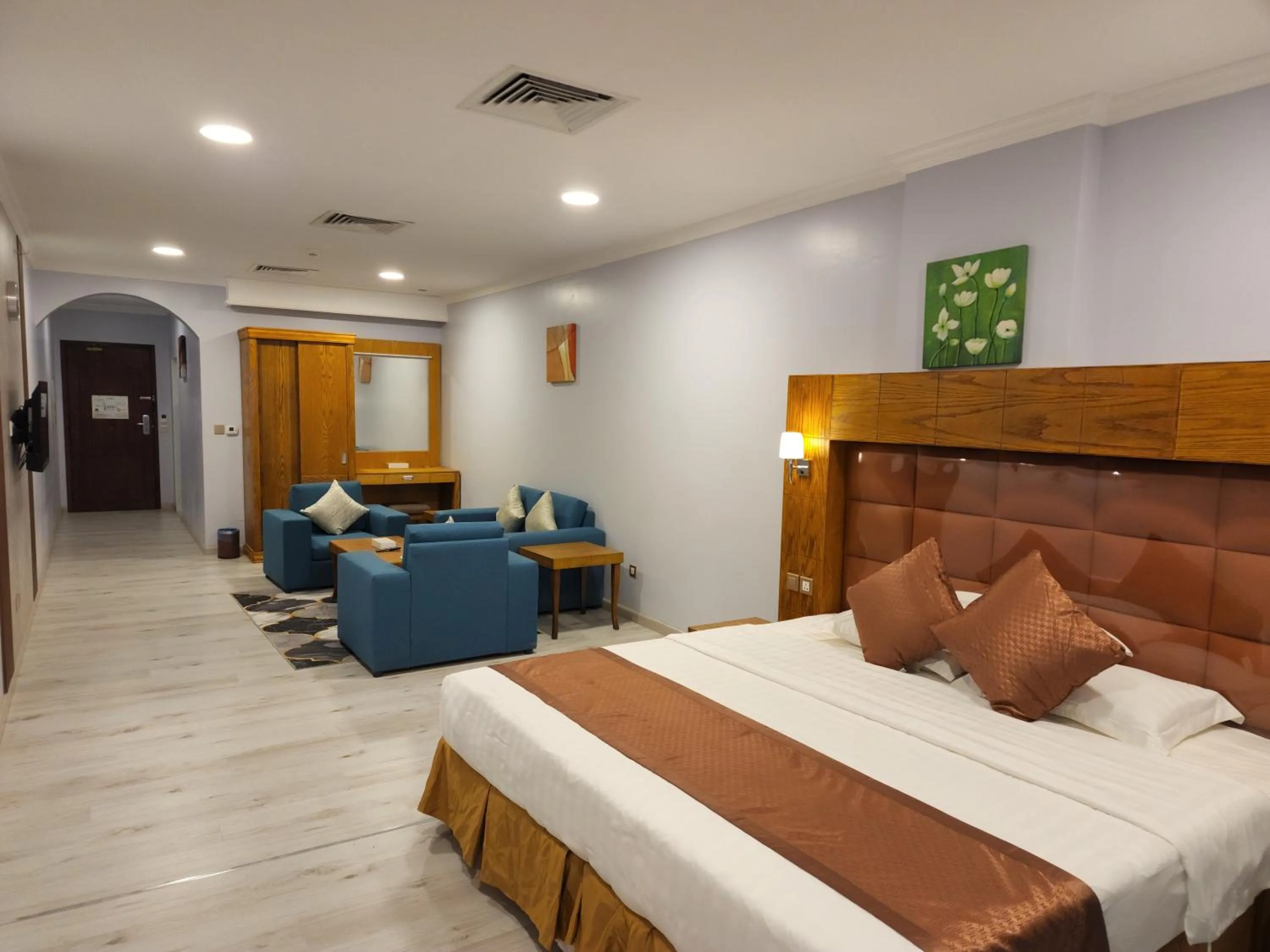 Photo of the whole room, Bed in Travellerinn Serviced Apartment