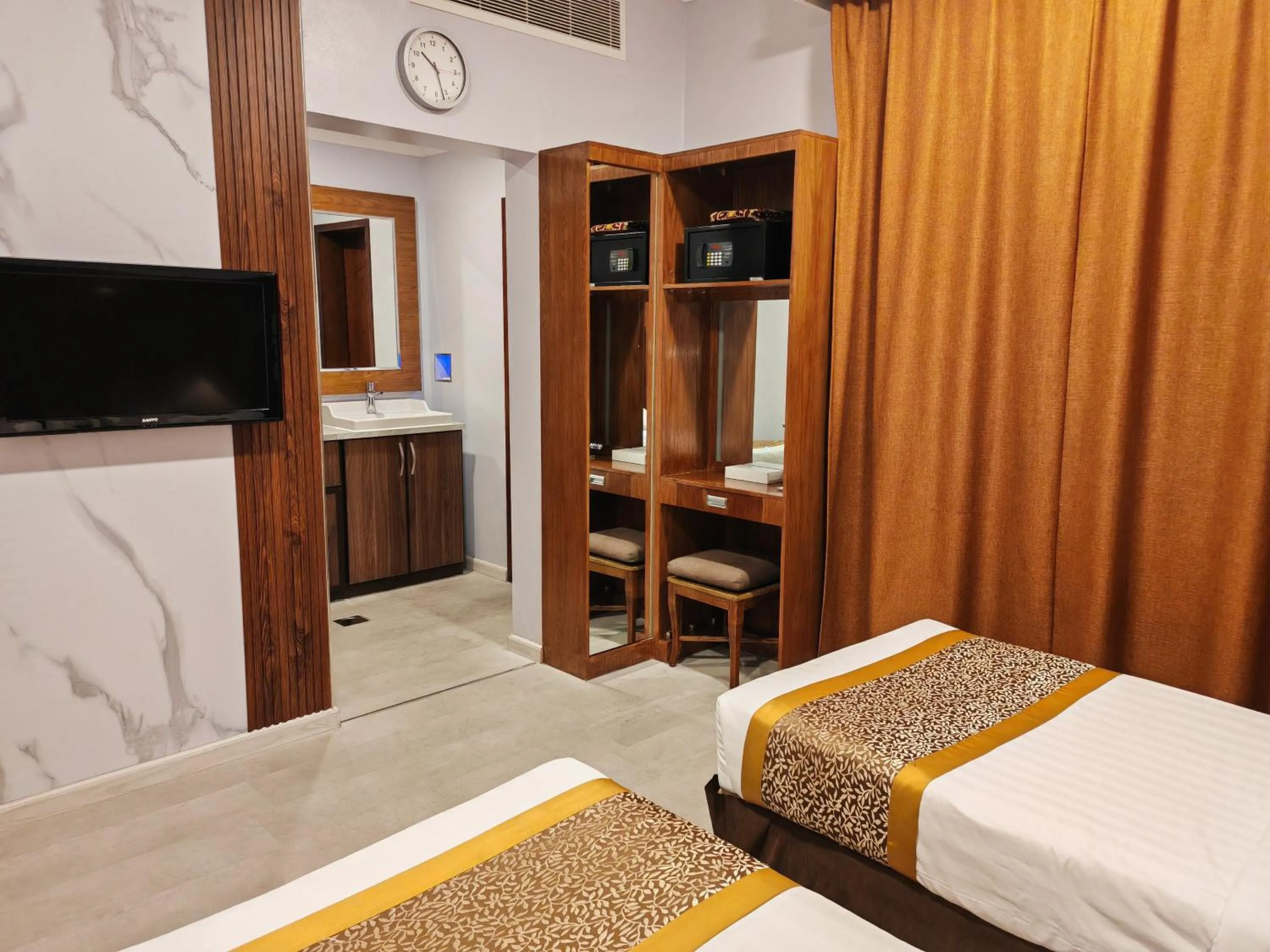 Bedroom, Bed in Travellerinn Serviced Apartment