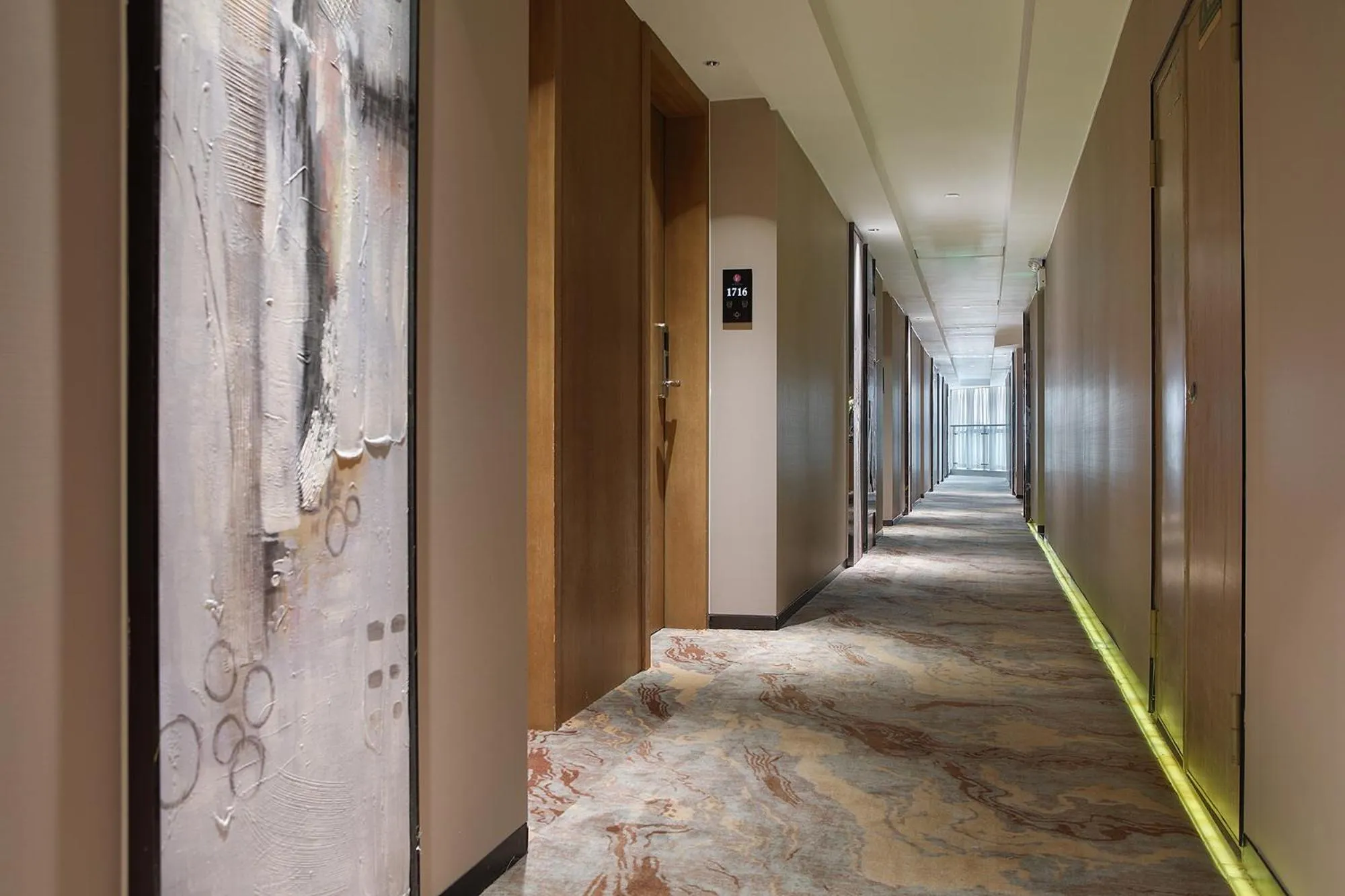 Text overlay in Hongdu Hotel