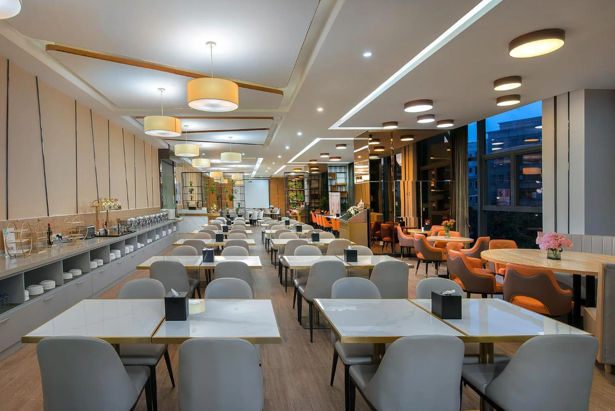 Restaurant/places to eat in Hongdu Hotel