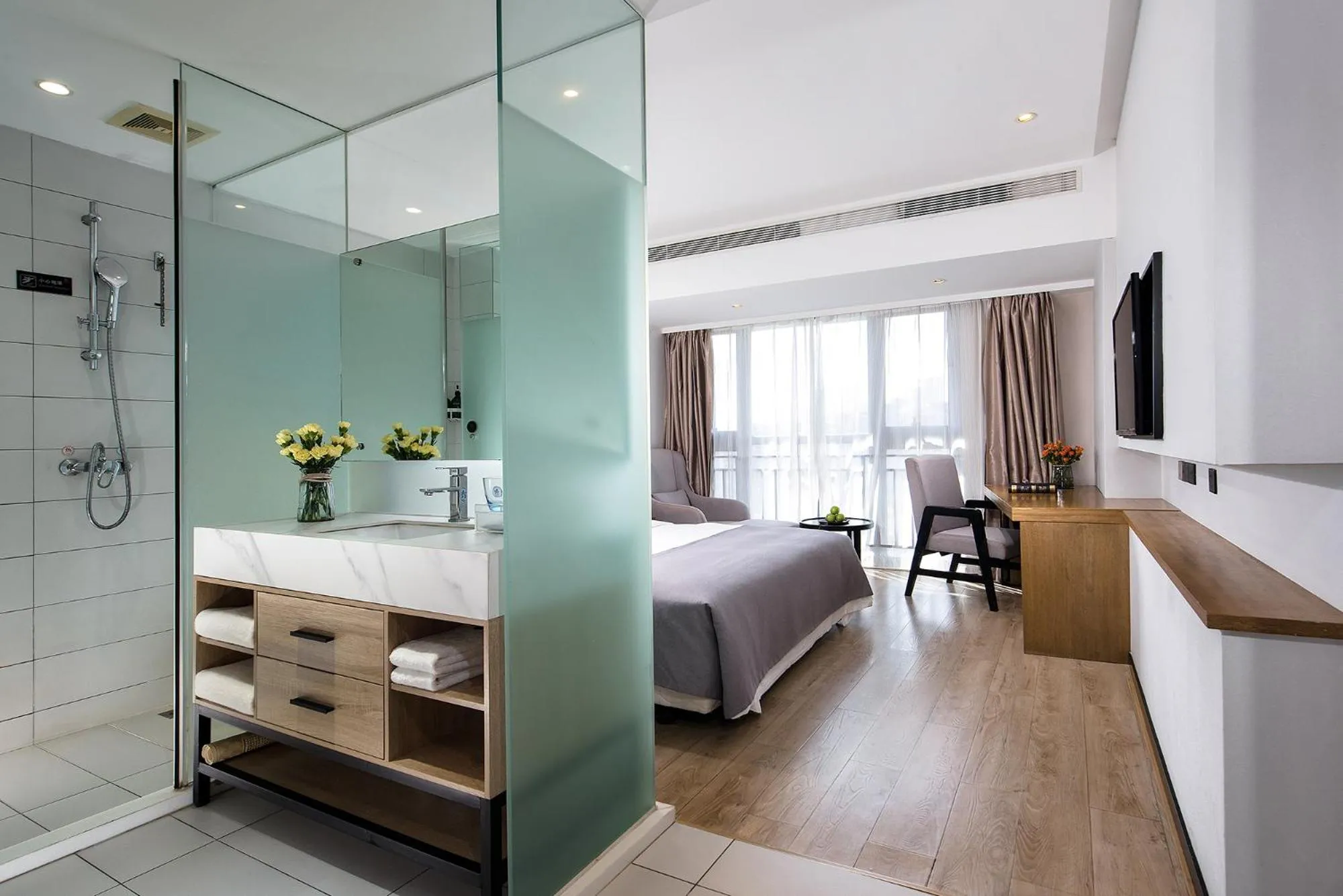 Photo of the whole room, Bed in Hongdu Hotel