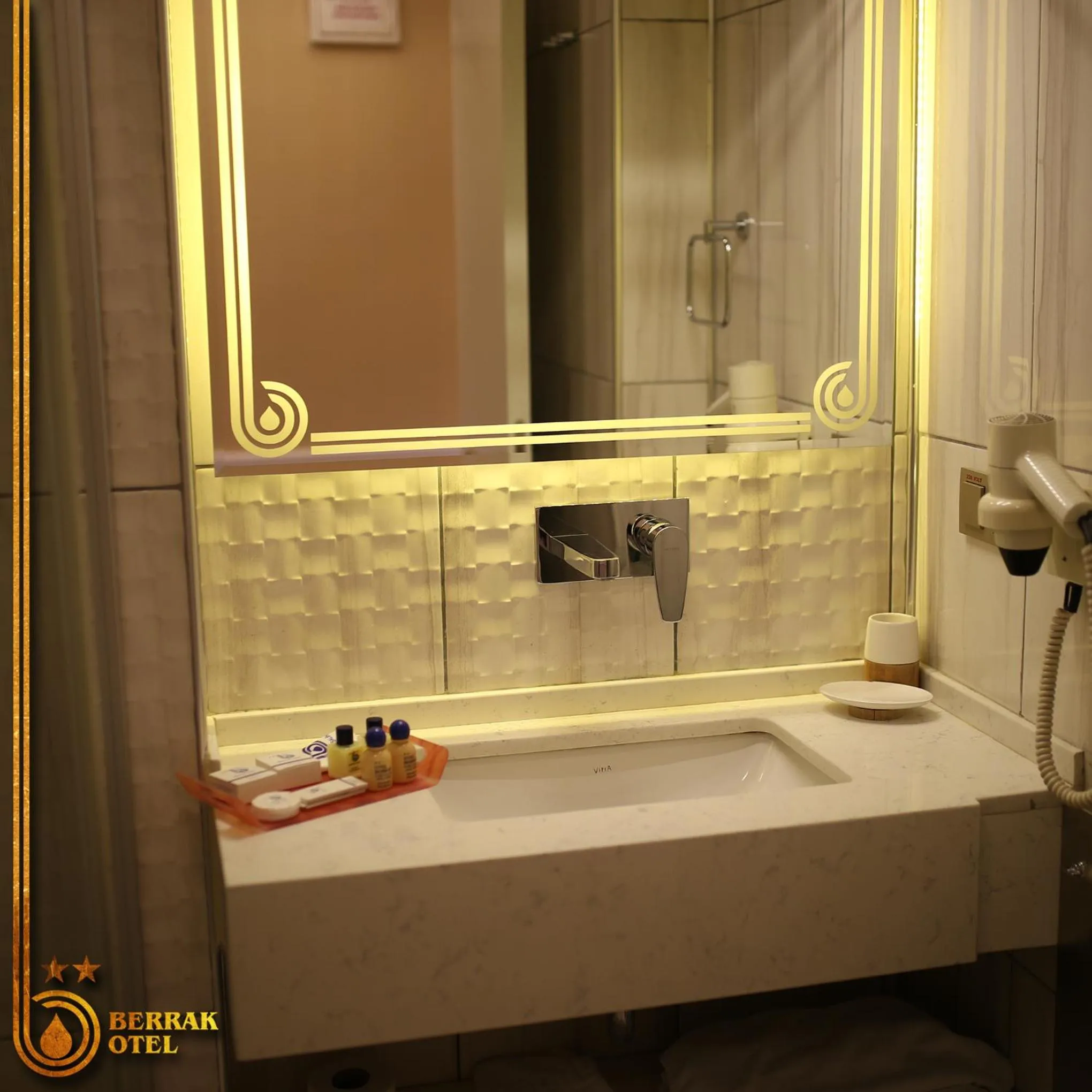 Bathroom in Berrak Otel