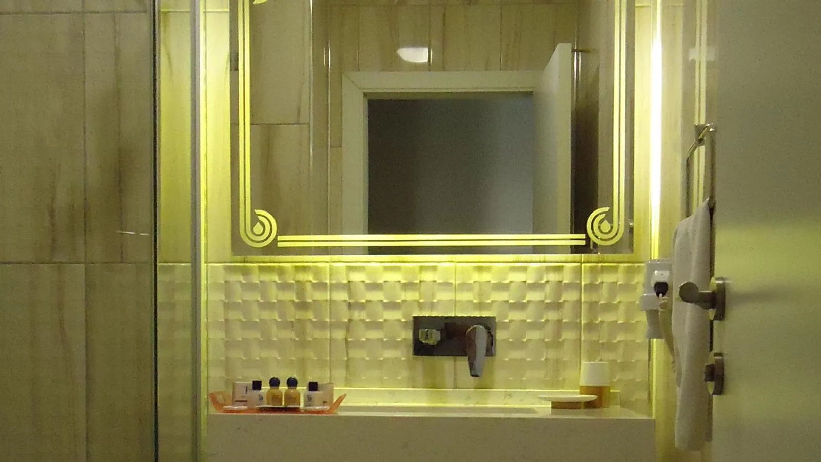 Bathroom in Berrak Otel