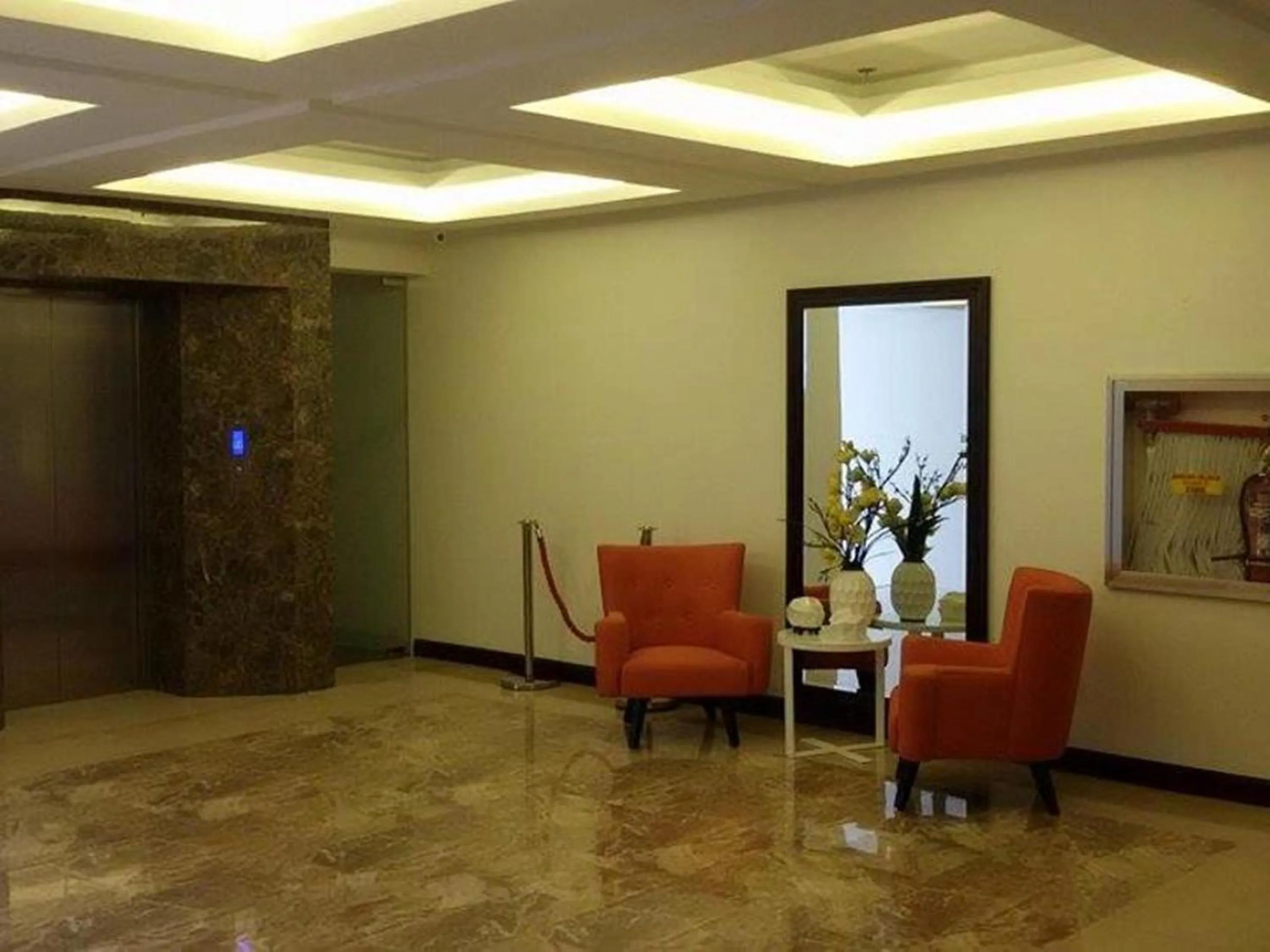 Lobby or reception in Mango Suites - Isabela