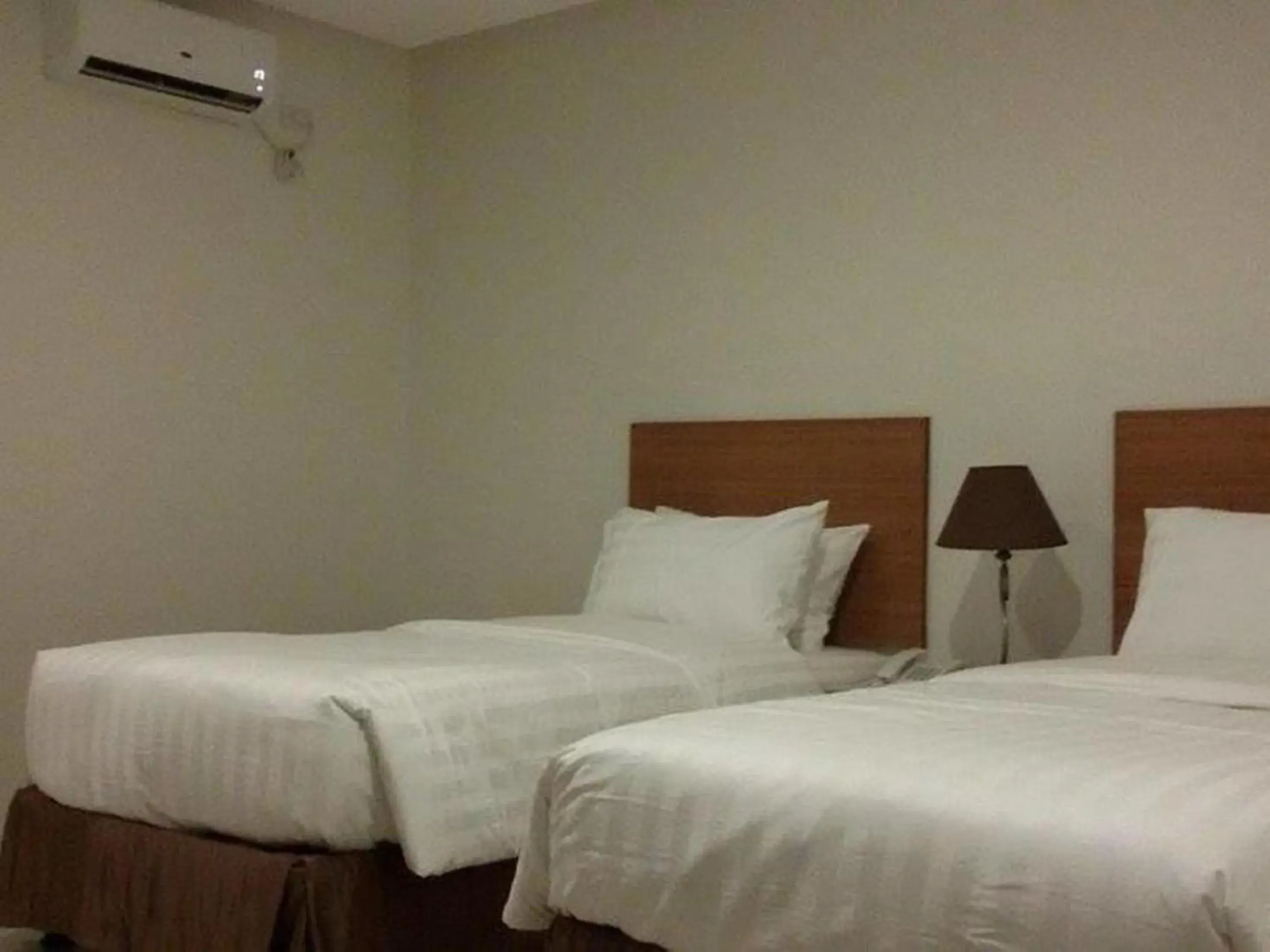 Deluxe Twin Room in Mango Suites - Isabela Deluxe Twin Room in Mango Suites - Isabela