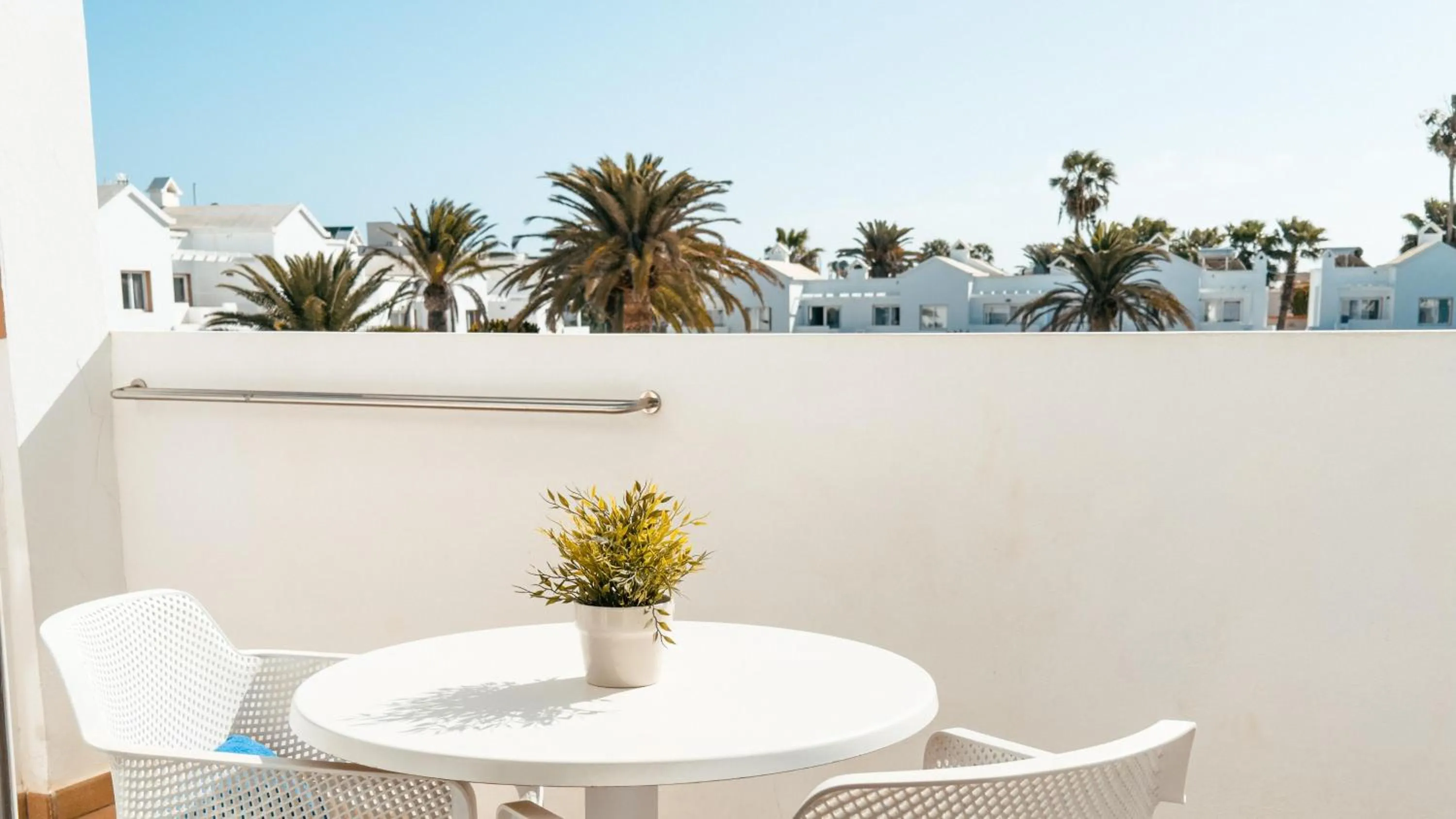 Photo of the whole room in Labranda Corralejo Village