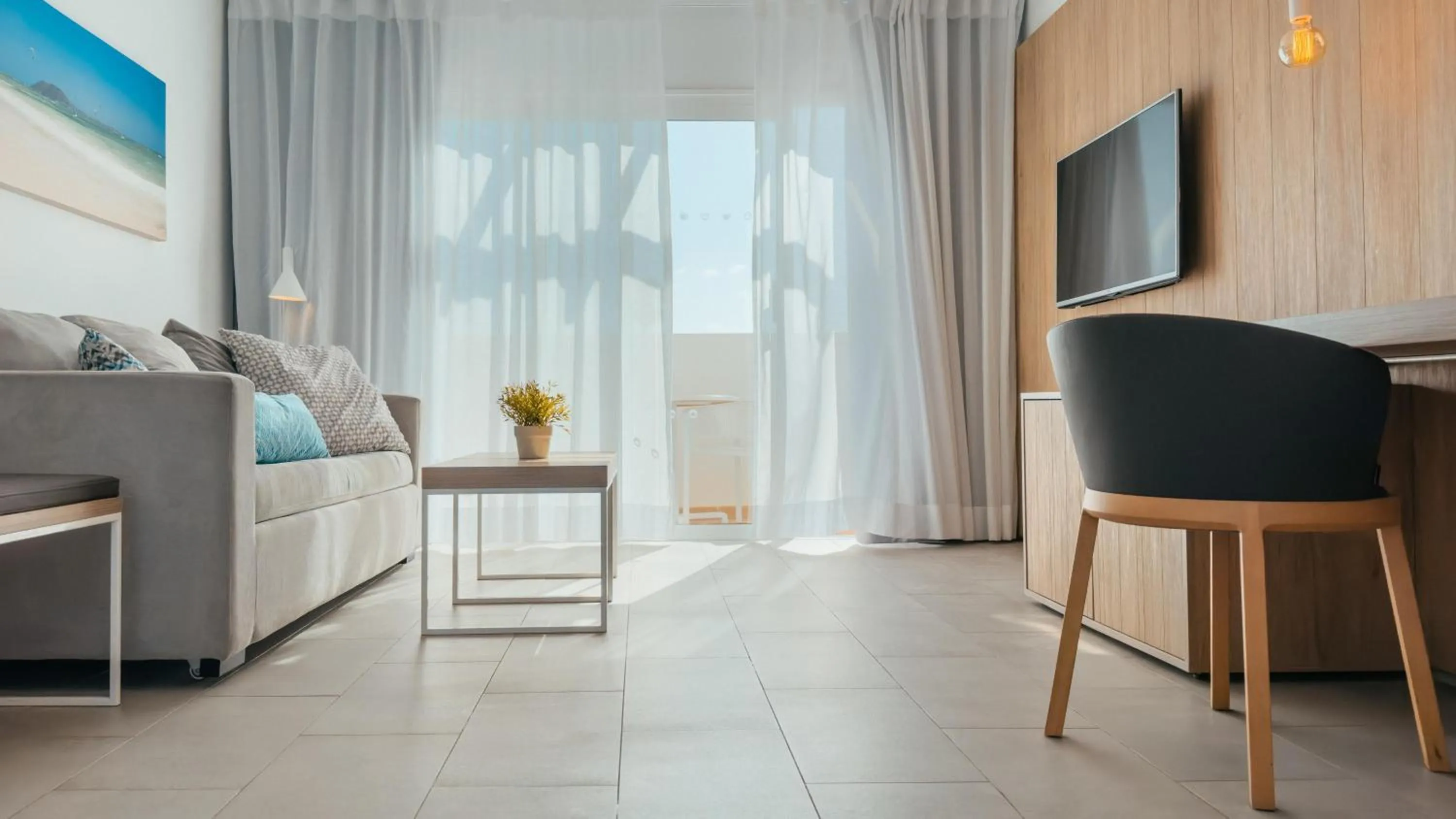 Photo of the whole room in Labranda Corralejo Village