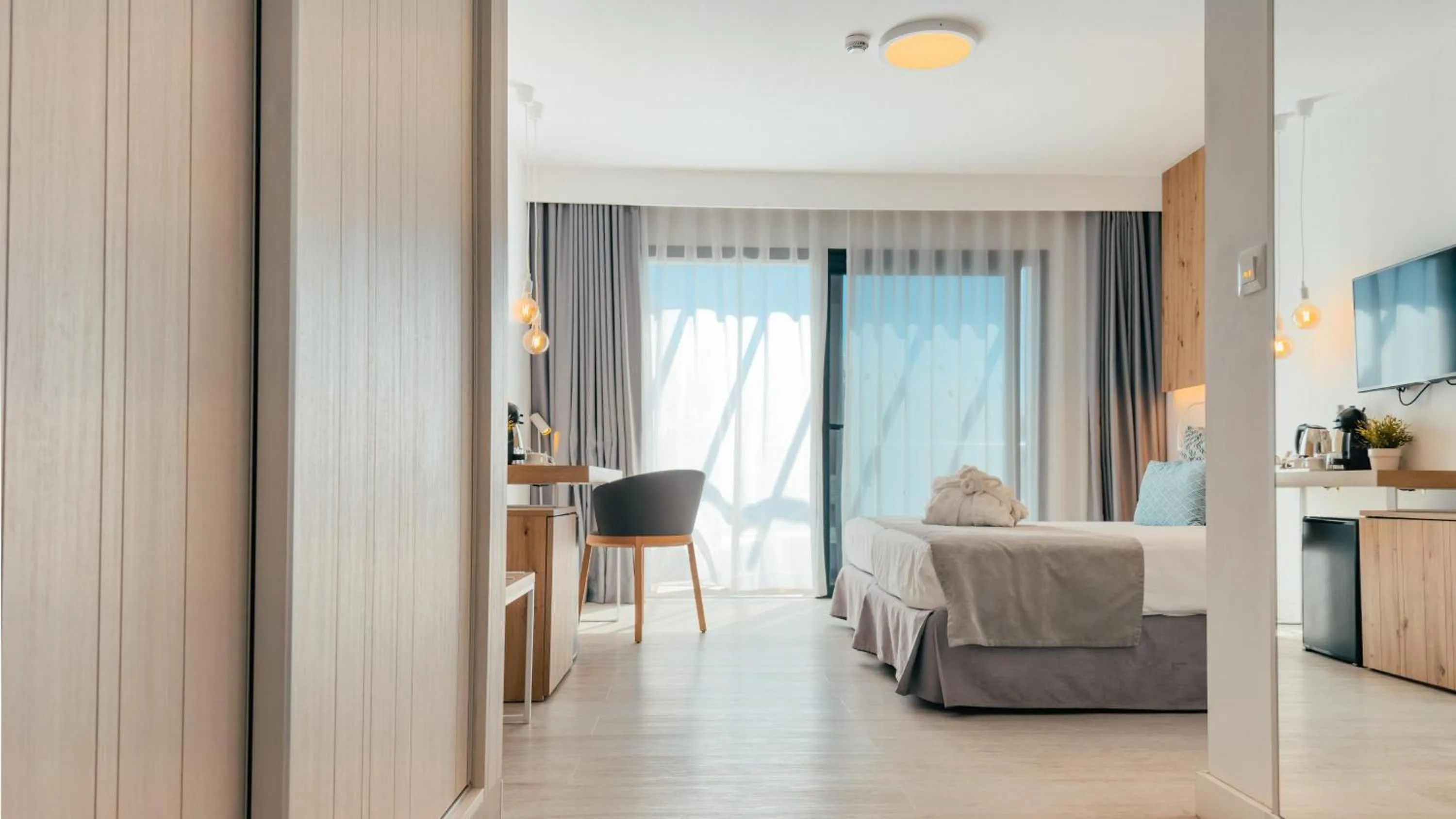 Photo of the whole room in Labranda Corralejo Village