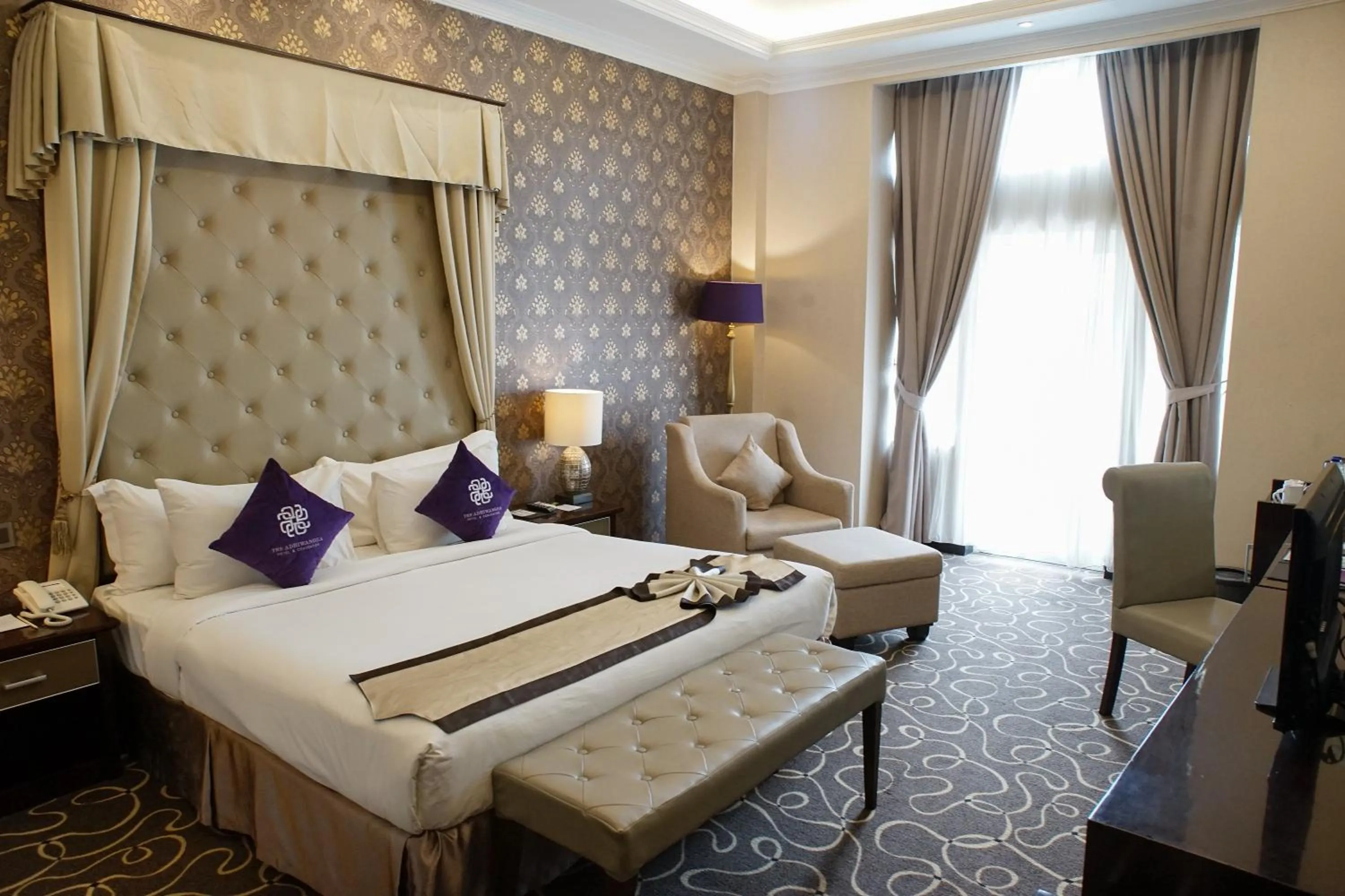 Bedroom, Bed in Adhiwangsa Hotel