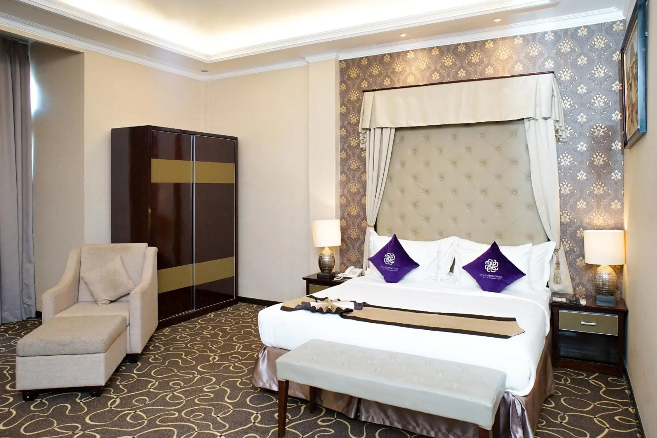 Bedroom, Bed in Adhiwangsa Hotel