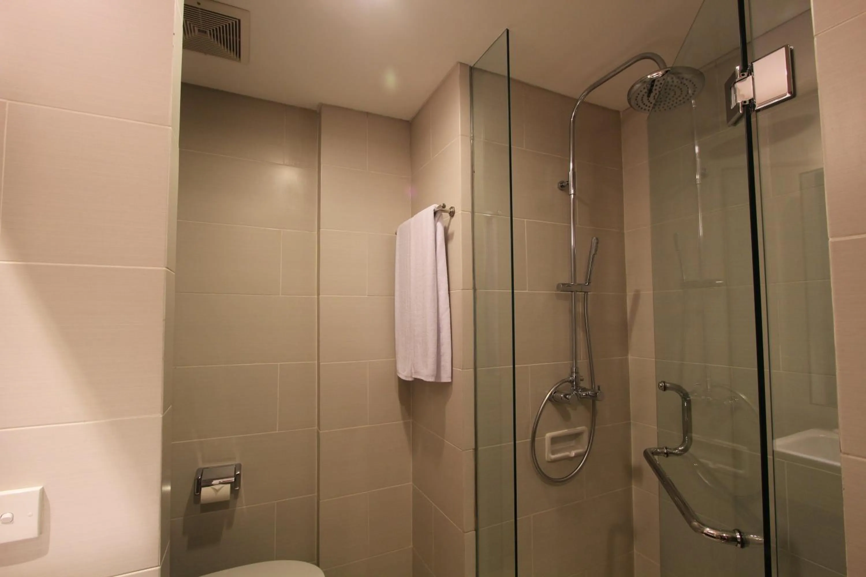 Shower in Grand La Walon Hotel