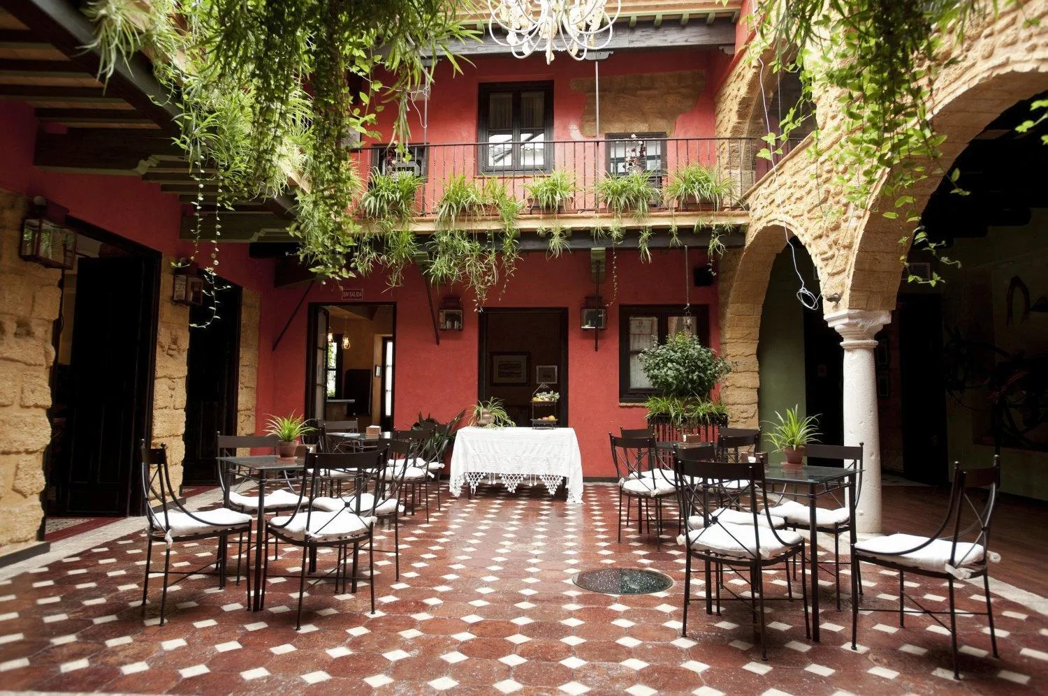 Patio in La Casona de Calderón Gastronomic & Boutique Hotel