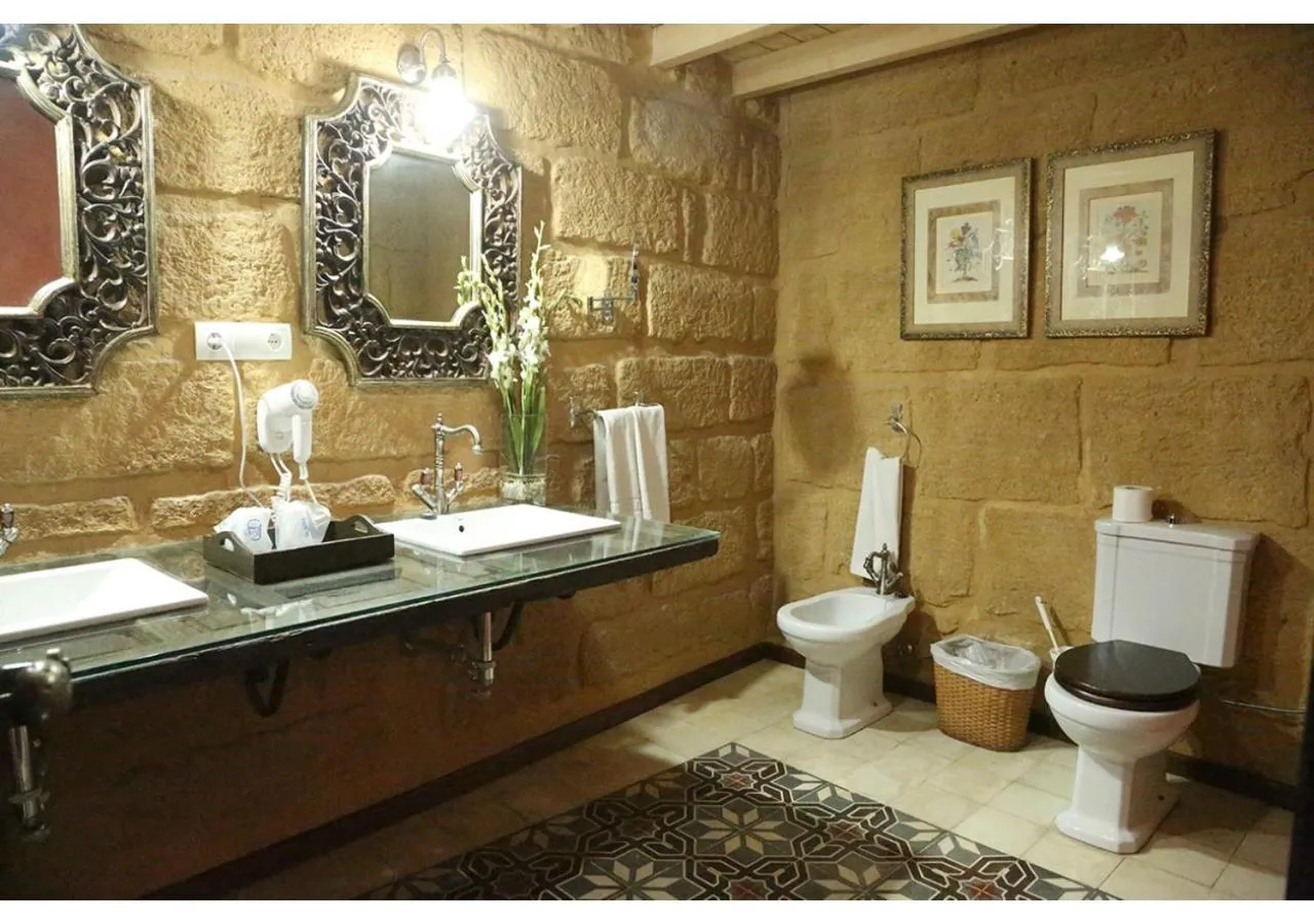 Bathroom in La Casona de Calderón Gastronomic & Boutique Hotel