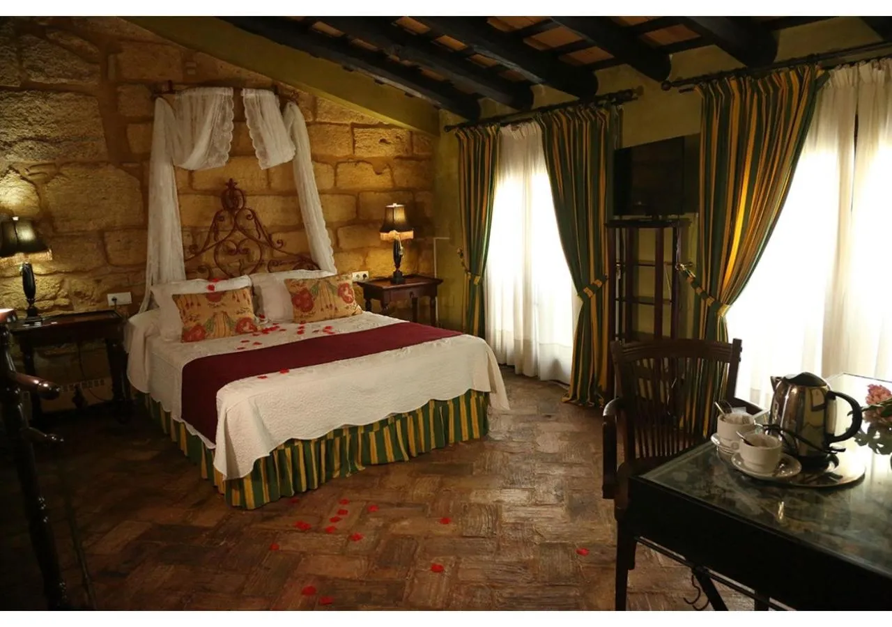 Property building, Bed in La Casona de Calderón Gastronomic & Boutique Hotel
