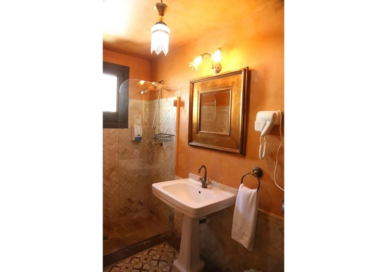 Bathroom in La Casona de Calderón Gastronomic & Boutique Hotel