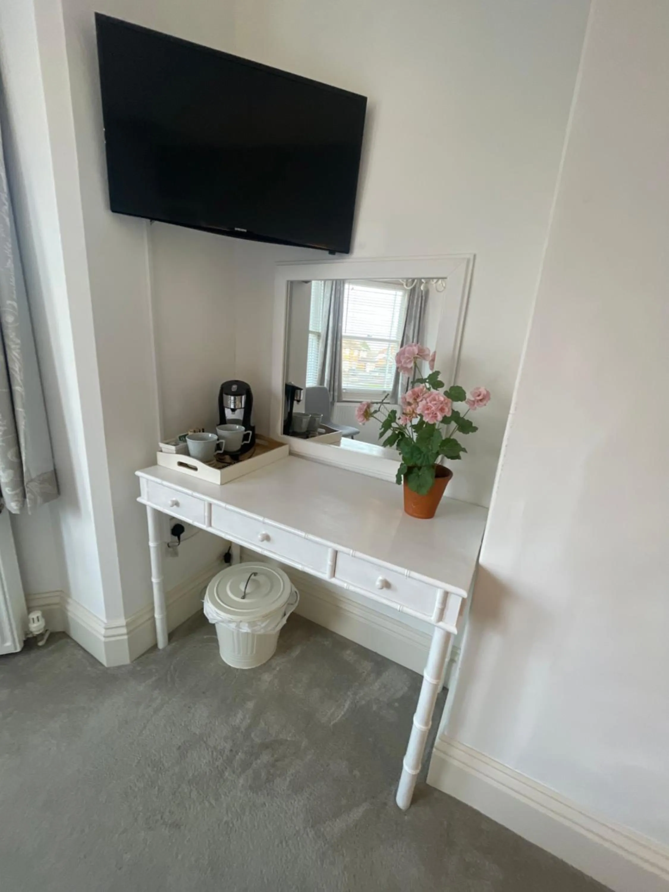 TV and multimedia in Poplars Farm