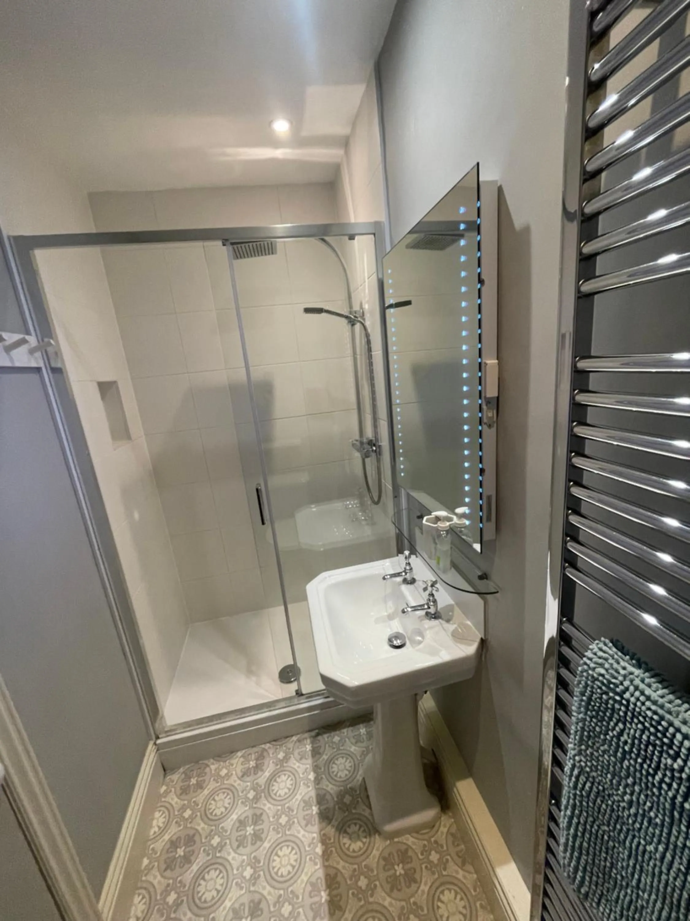 Shower in Poplars Farm